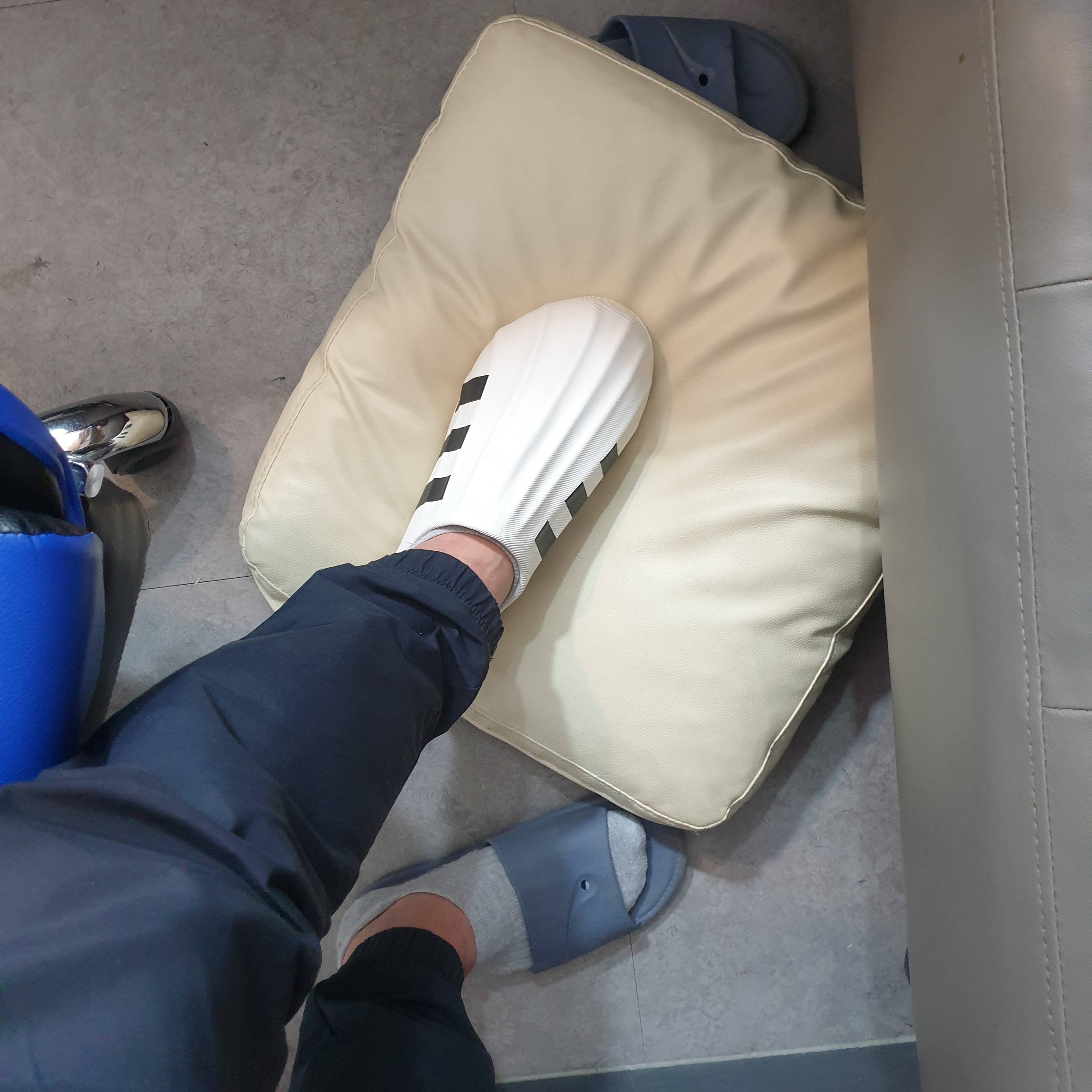 Adidas Adifom Superstar Core White 착용 스타일 - 3