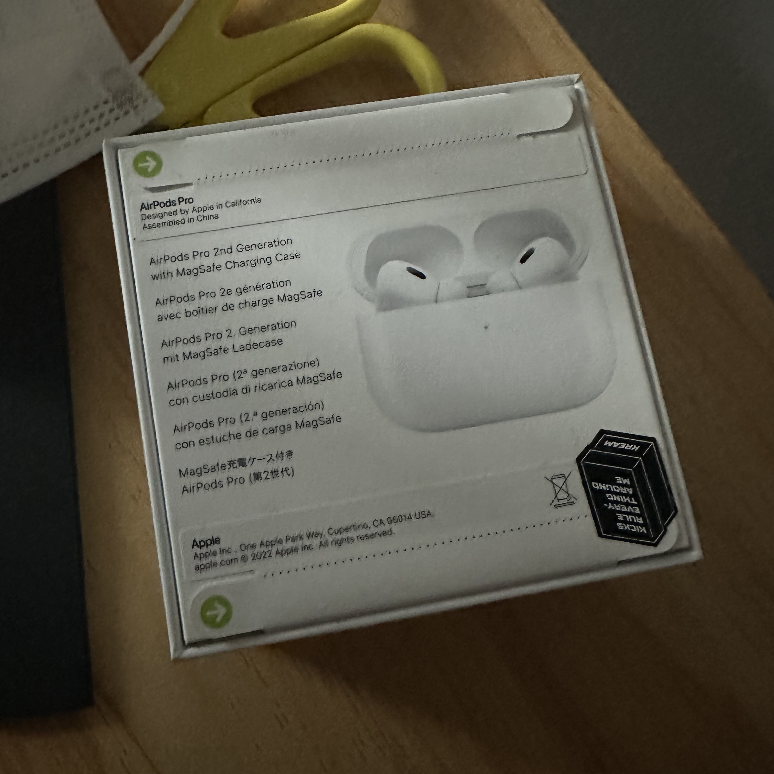Apple AirPods Pro 2nd Gen (Korean Ver.) 착용 스타일 - 2