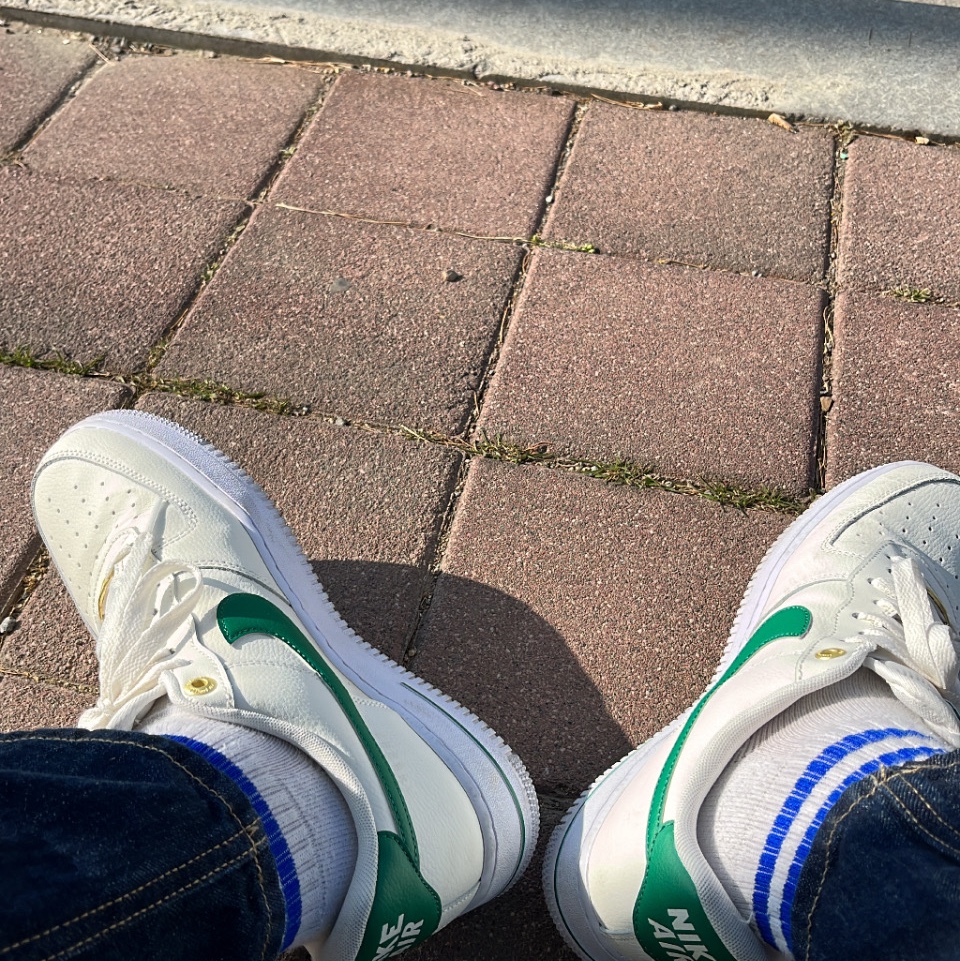 Nike Air Force 1 '07 LV8 40th Anniversary Join Forces Sail Malachite 착용 스타일
