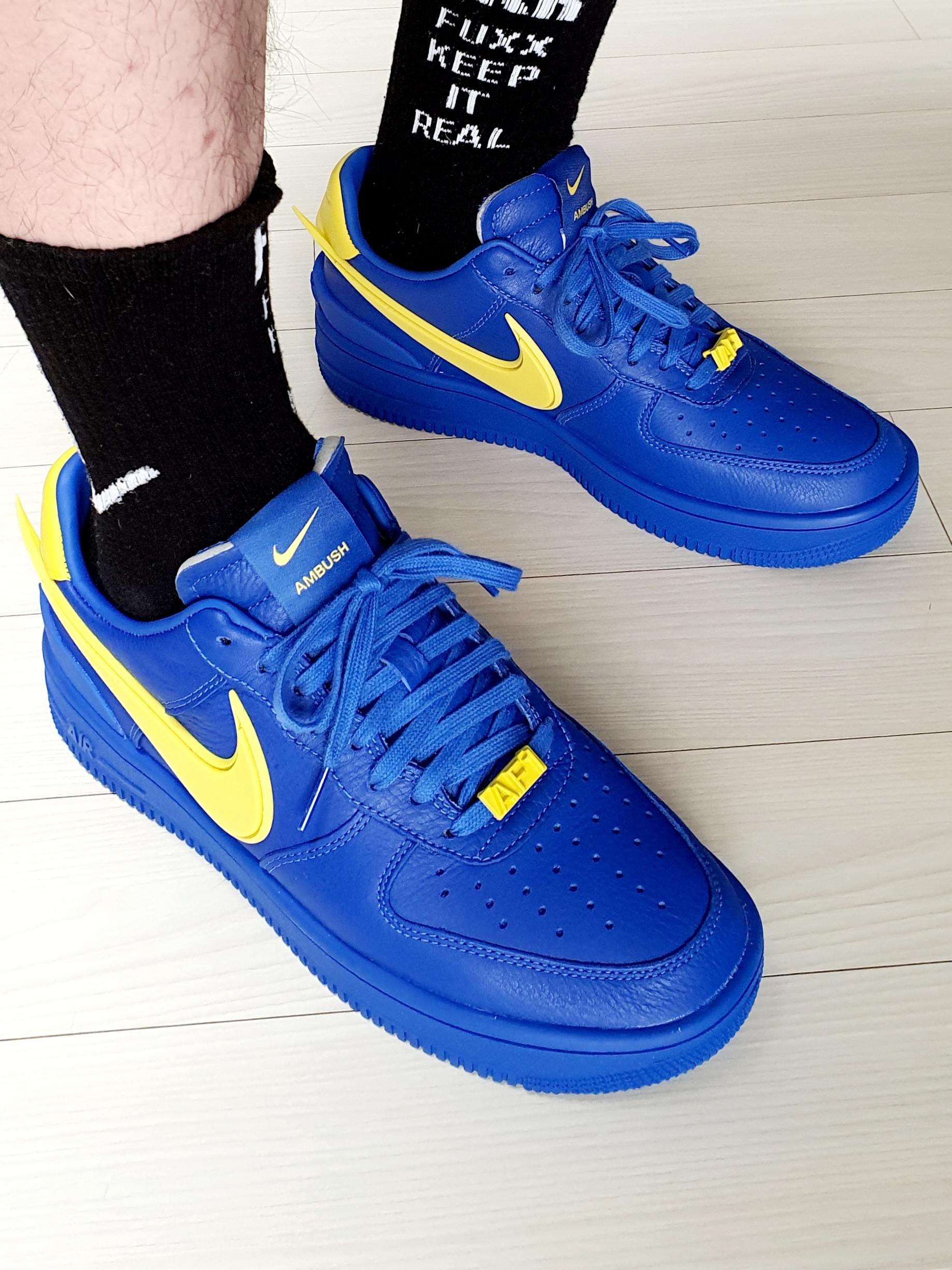 Nike x Ambush Air Force 1 Low SP Game Royal and Vivid Sulfur 착용 스타일 - 1
