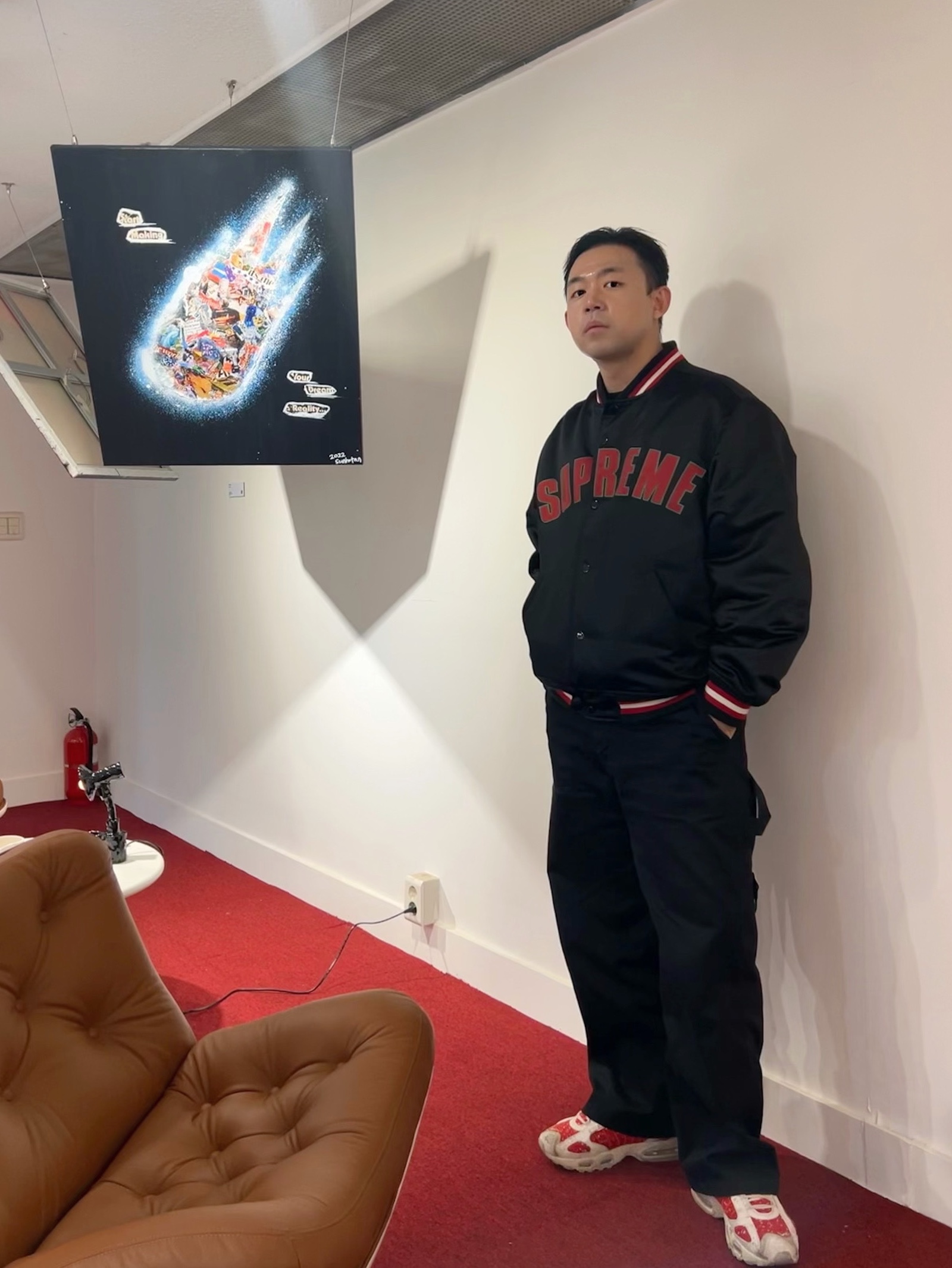 Nike x Supreme Air Max Tailwind 4 White, Supreme Mitchell & Ness Satin Varsity Jacket Black - 21SS 착용 스타일