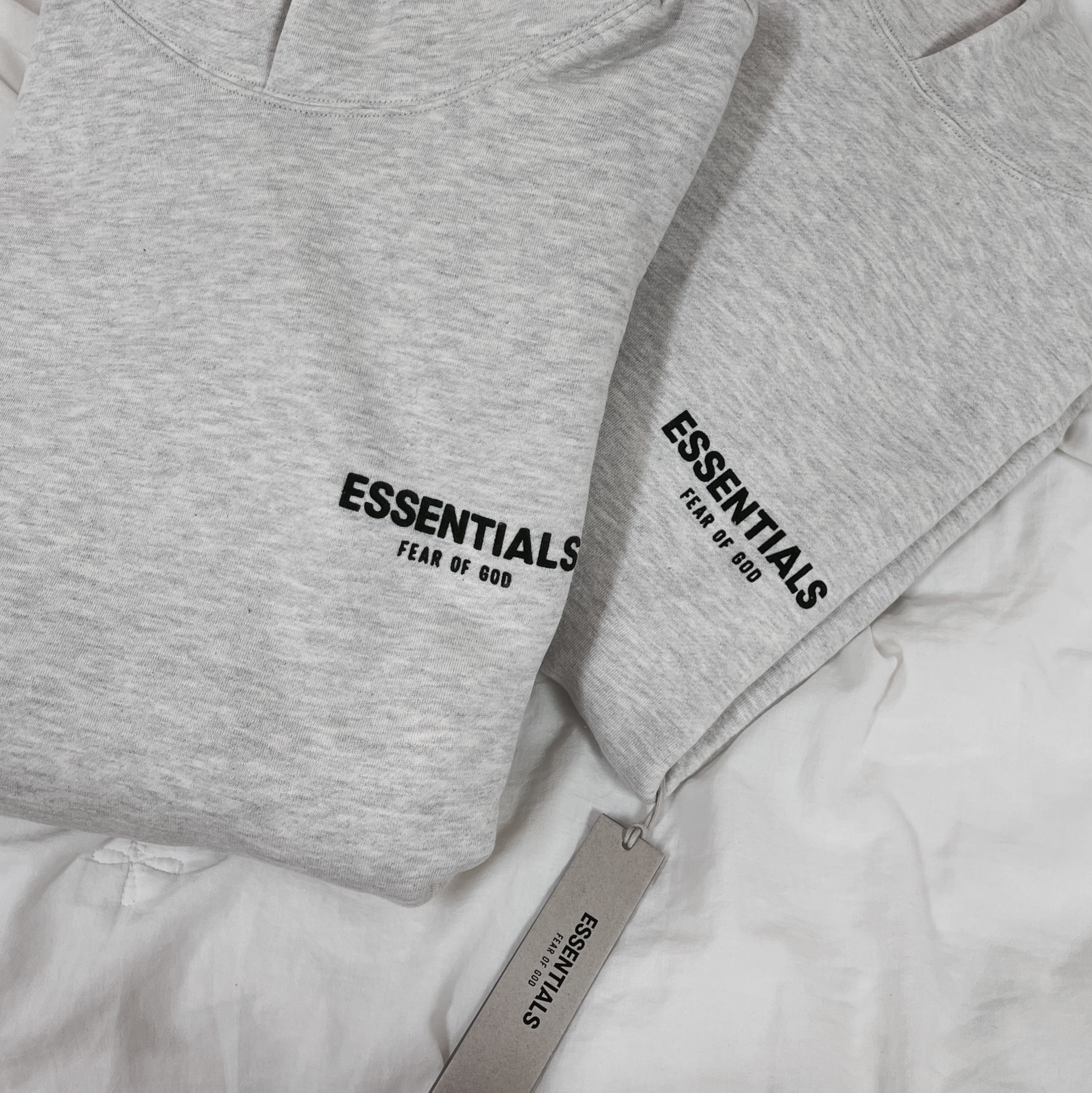 Essentials The Core Collection Hoodie Light Oatmeal 착용 스타일