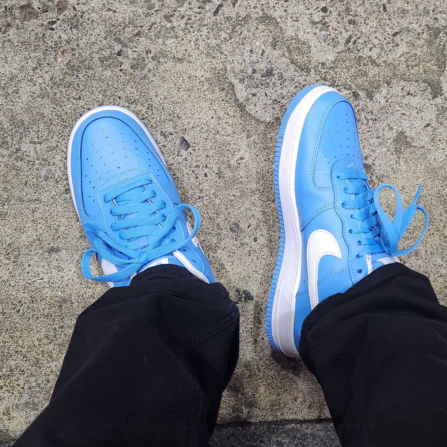 Nike Air Force 1 '07 Low University Blue 착용 스타일