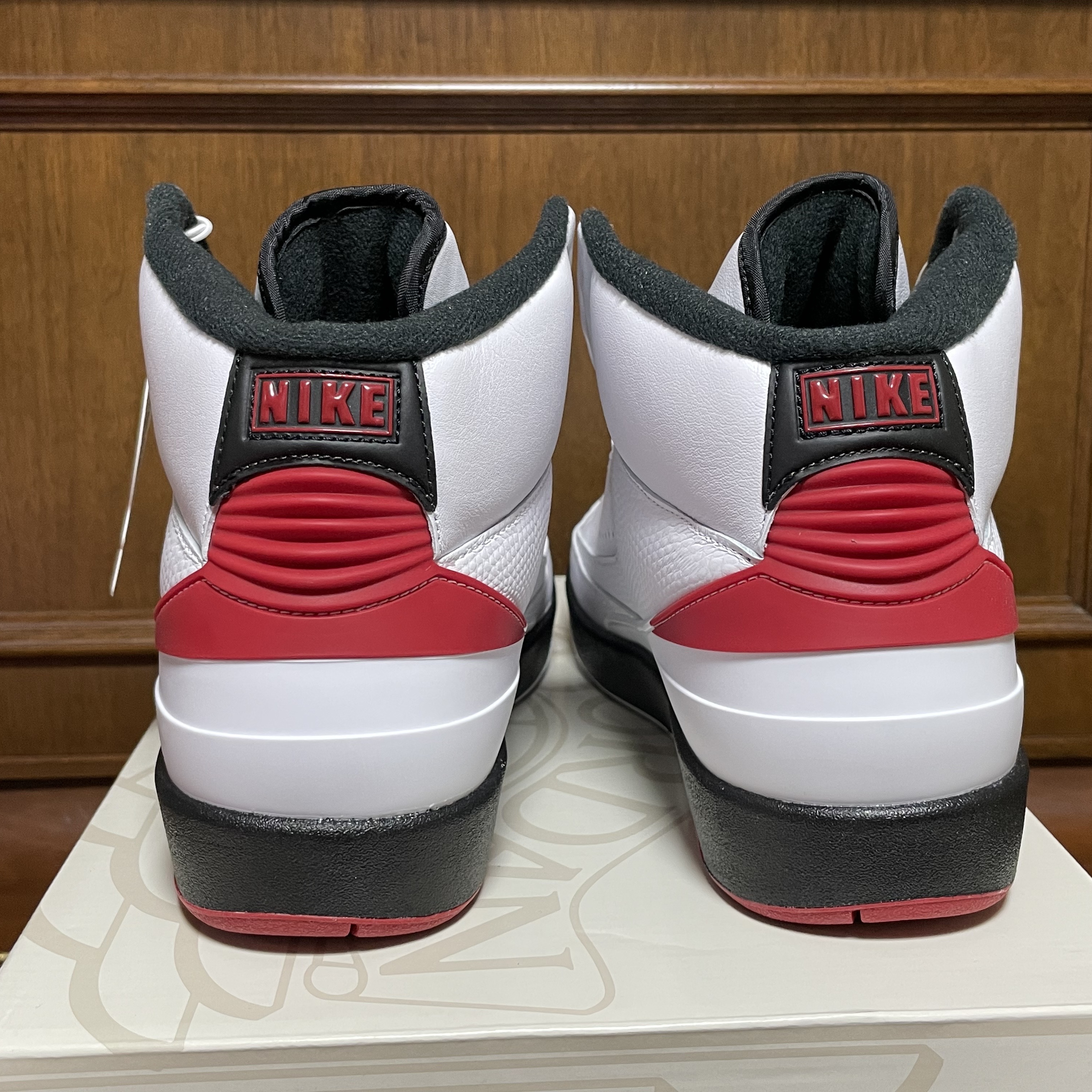 Jordan 2 Retro OG Chicago 착용 스타일 - 4