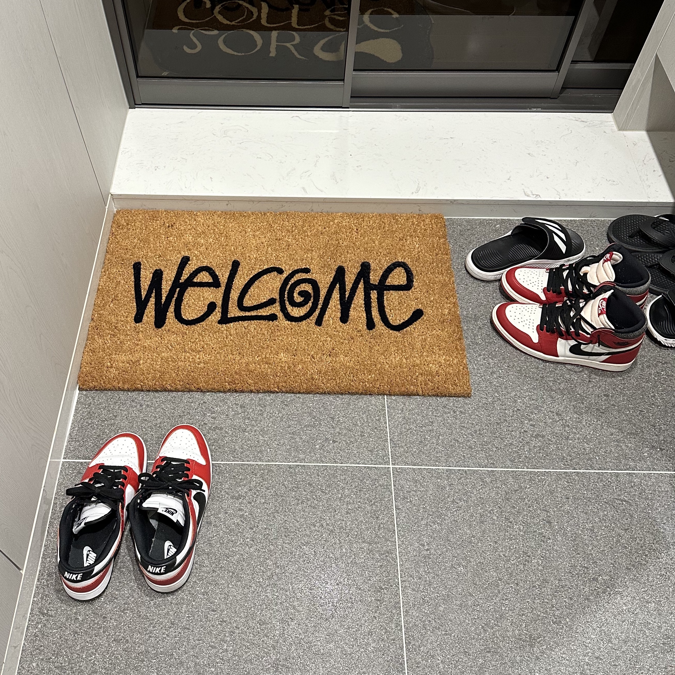 Jordan 1 Retro High OG Chicago 2022, Stussy Welcome Mat Cocoa 착용 스타일
