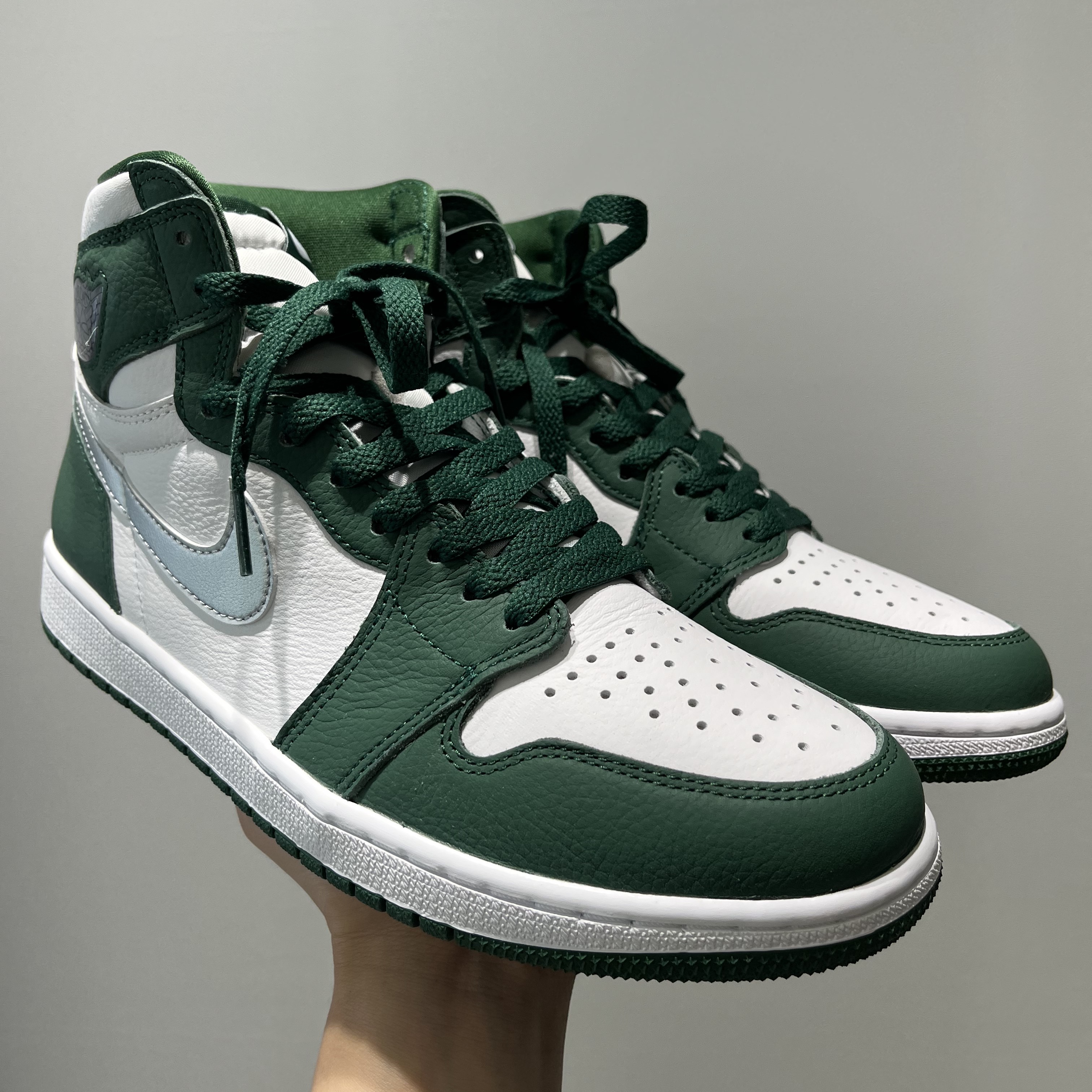 Jordan 1 Retro High OG Gorge Green 착용 스타일 - 3