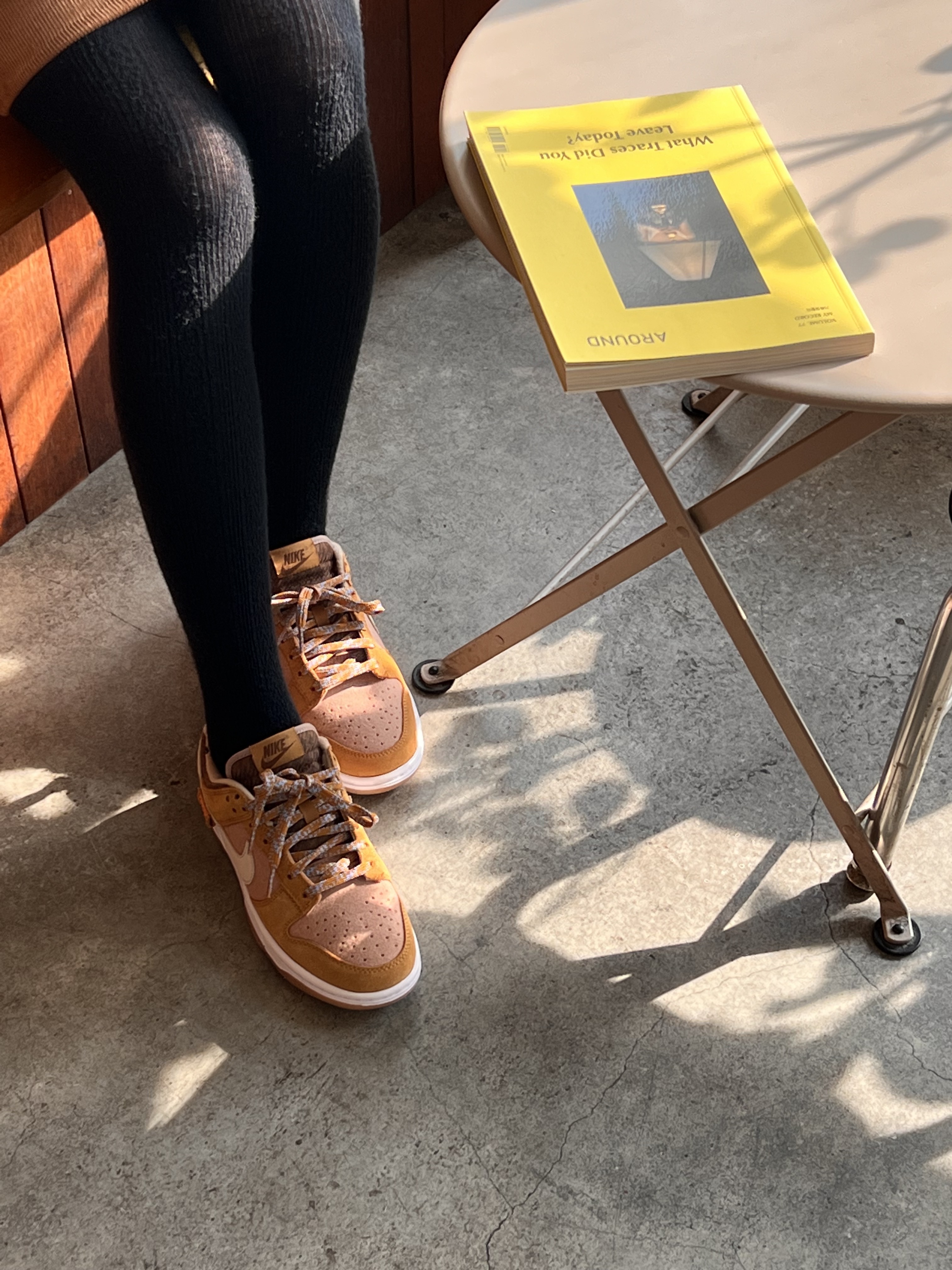 Nike Dunk Low SE Praline Desert Ochre 착용 스타일 - 1