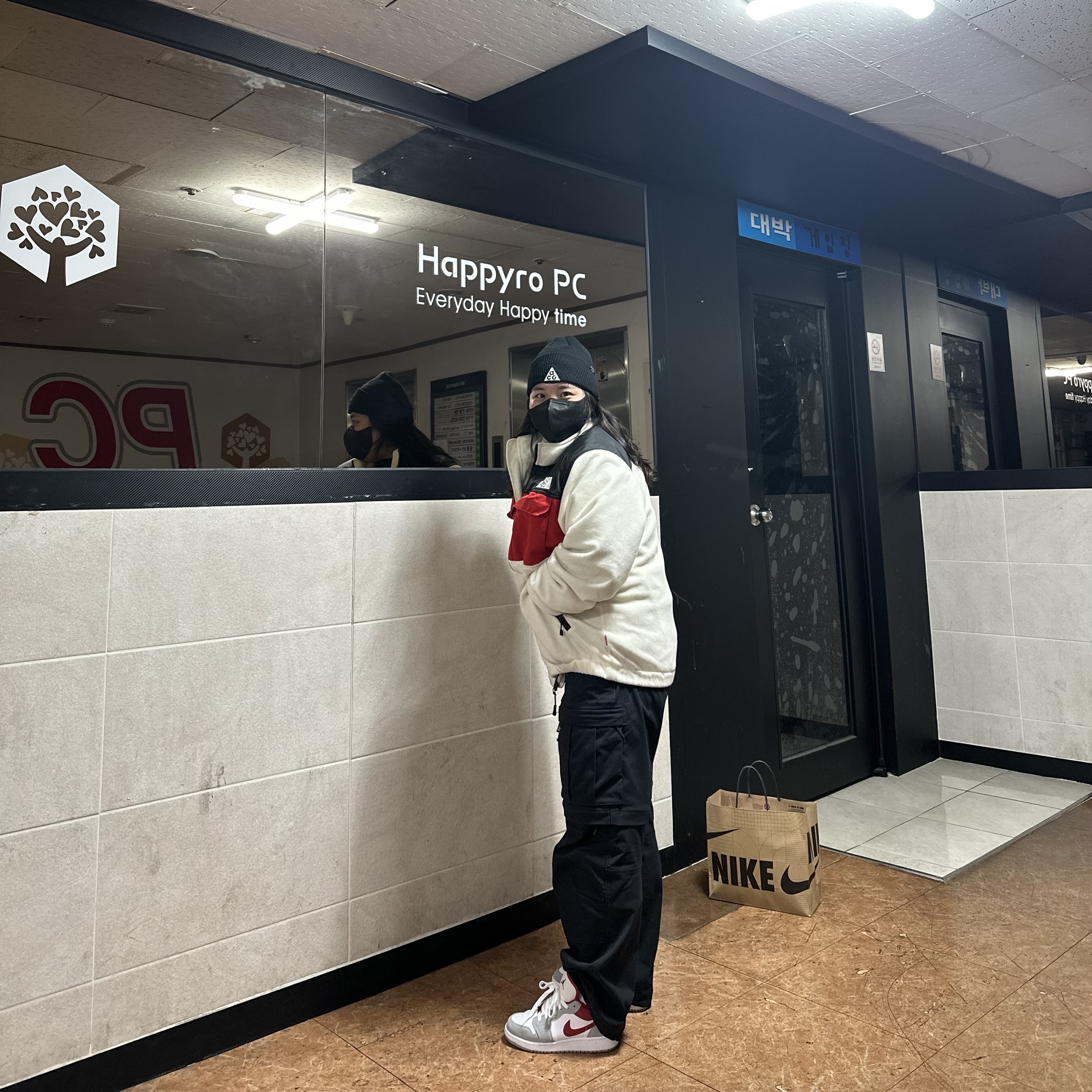 Nike ACG Beanie 3In1 Black White, Supreme x The North Face Expedition Fleece Jacket White - 18FW 착용 스타일 - 3