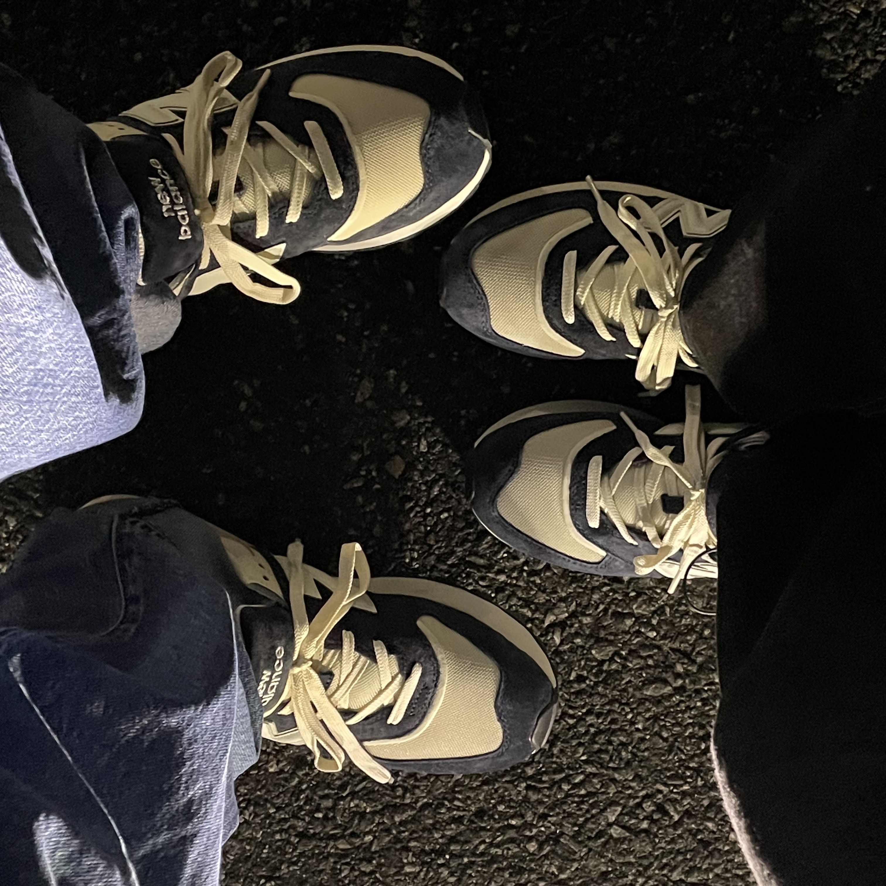 New Balance 574 Legacy Navy Blue 착용 스타일