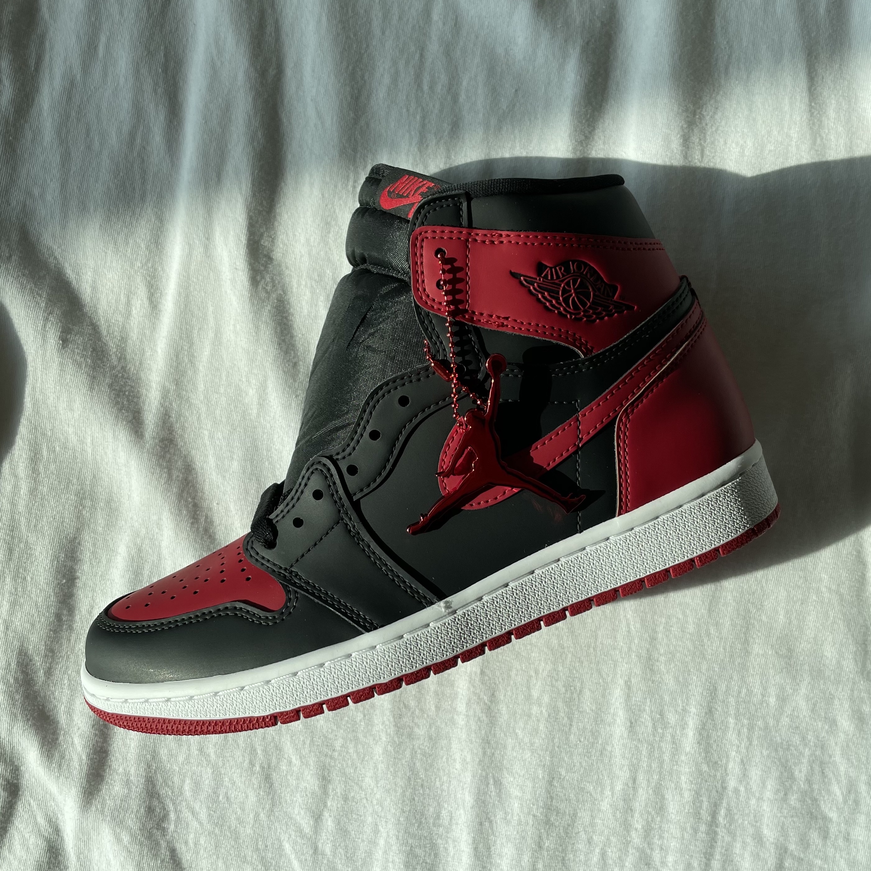 Jordan 1 Retro High OG Patent Bred 착용 스타일 - 1