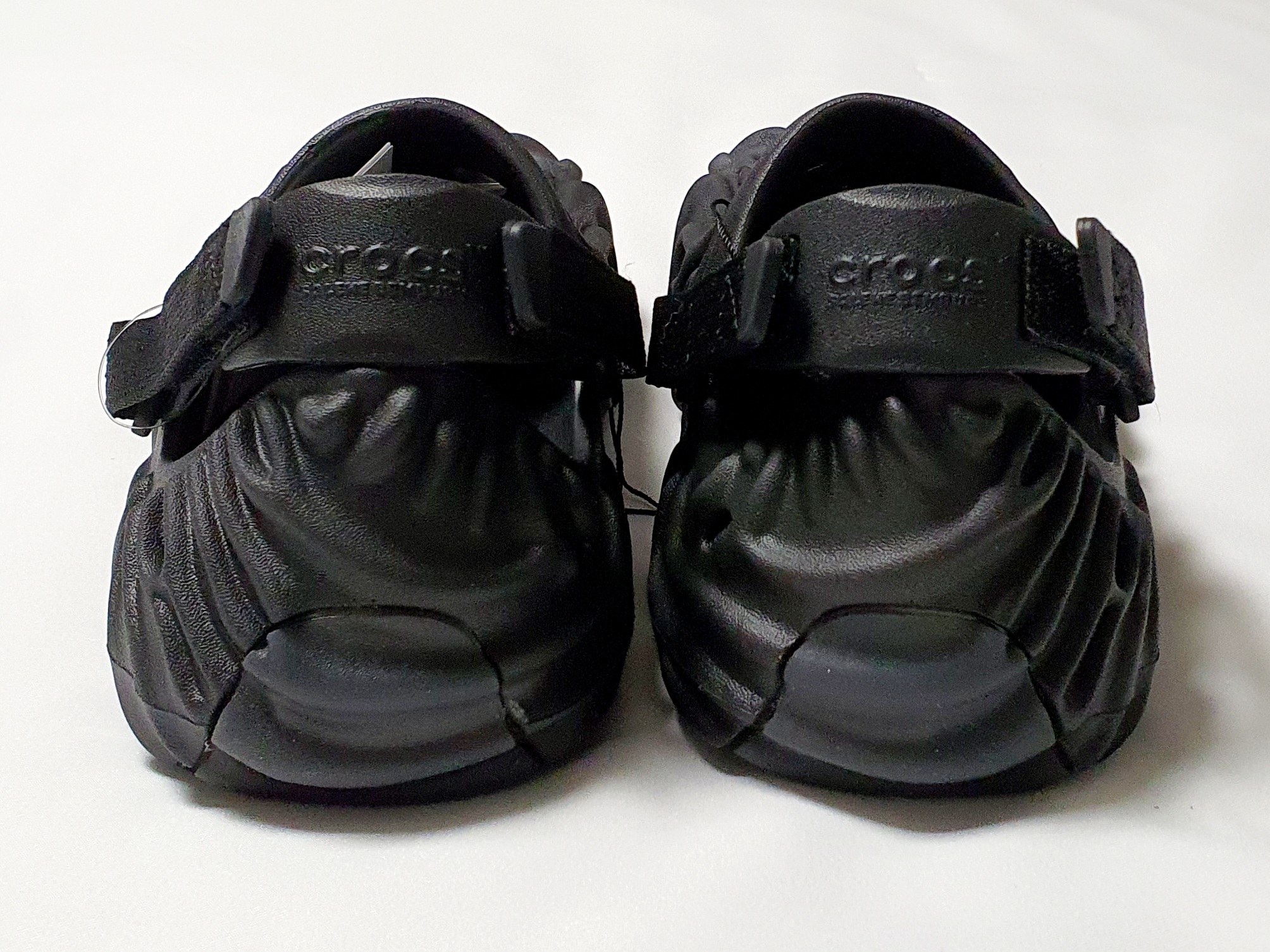 Crocs x Salehe Bembury Pollex Clog Sasquatch 착용 스타일 - 4