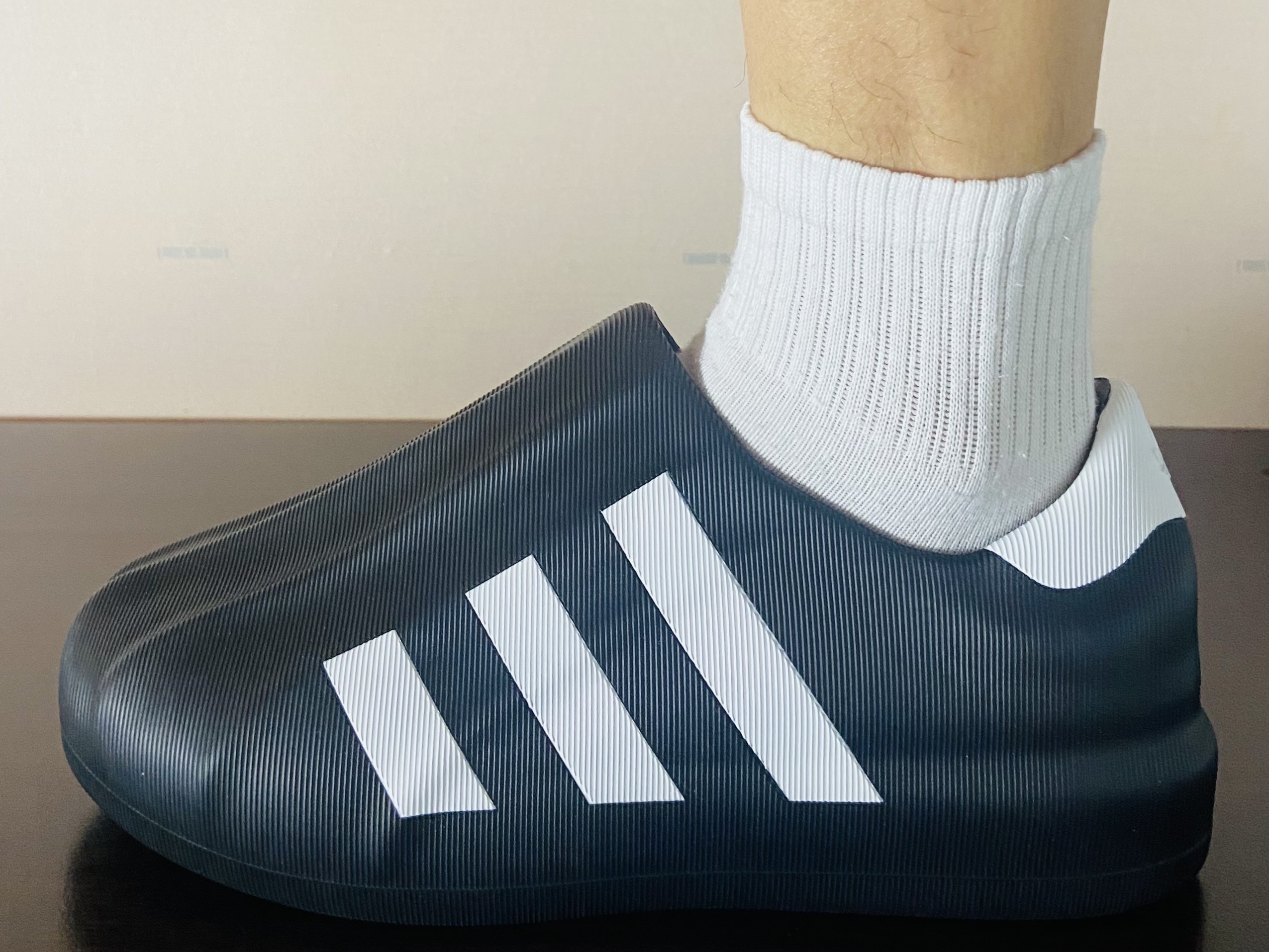 Adidas Adifom Superstar Core Black Cloud White 착용 스타일