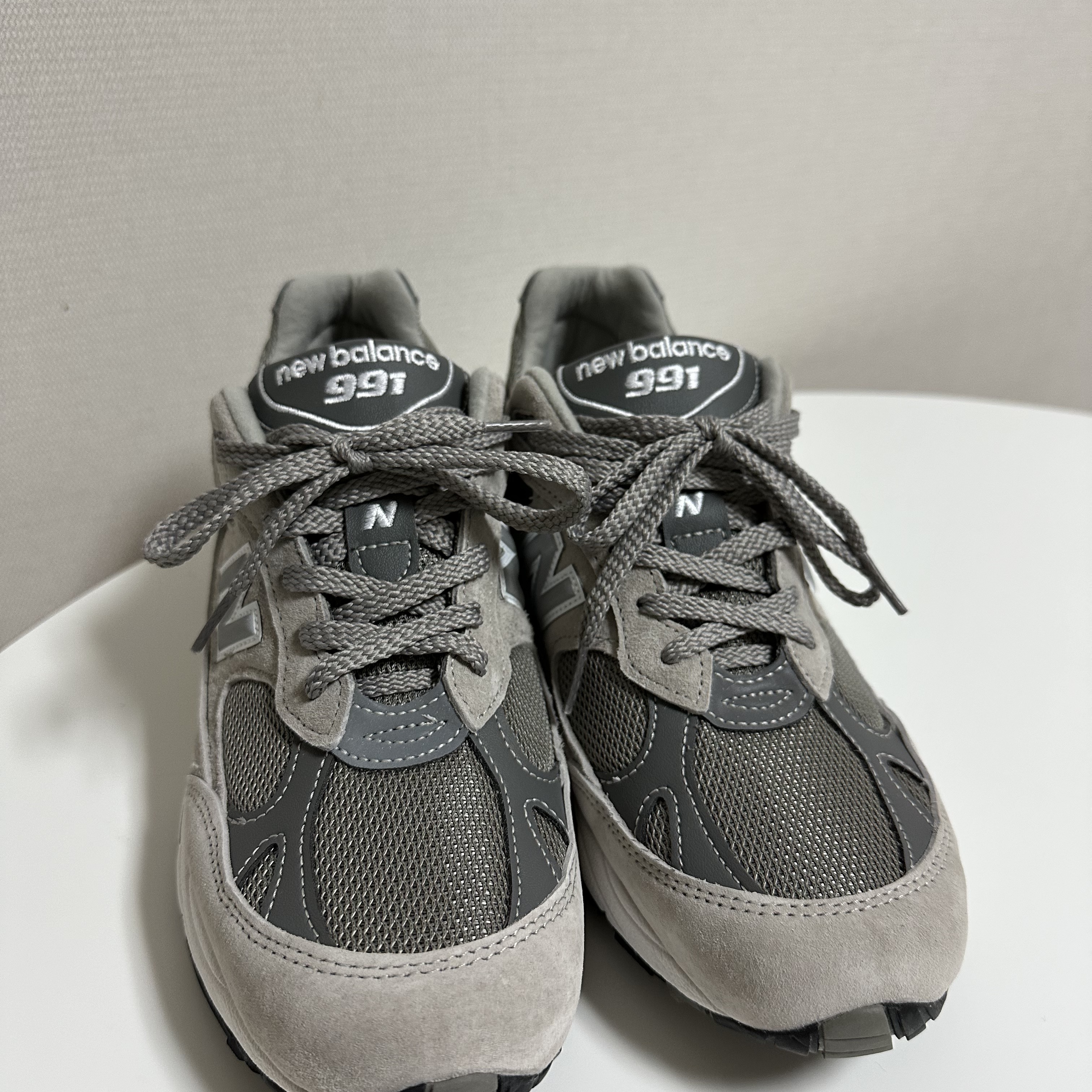 New Balance 991 Made in UK Grey 착용 스타일 - 1