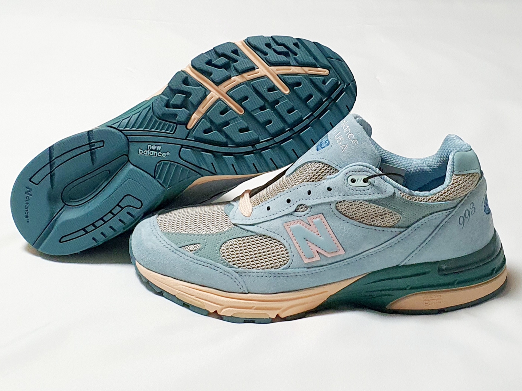New Balance x Joe Freshgoods 993 Made in USA Arctic Blue 착용 스타일 - 1