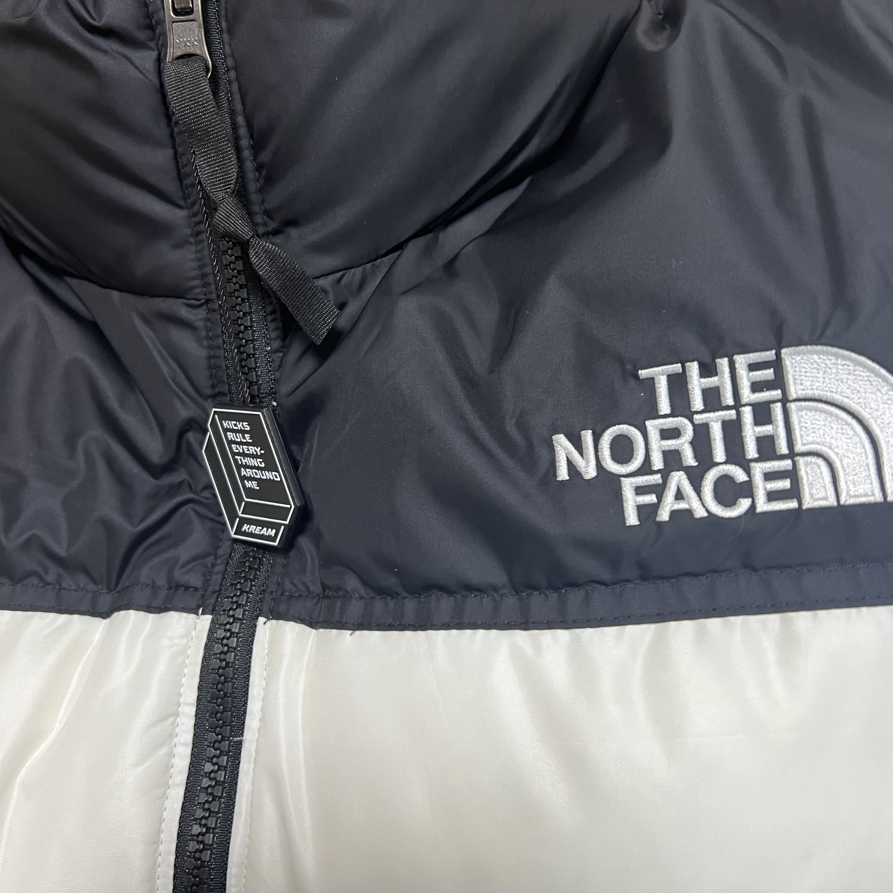 (W) The North Face Nuptse Hybrid Down Ball Jacket Ivory 착용 스타일 - 5