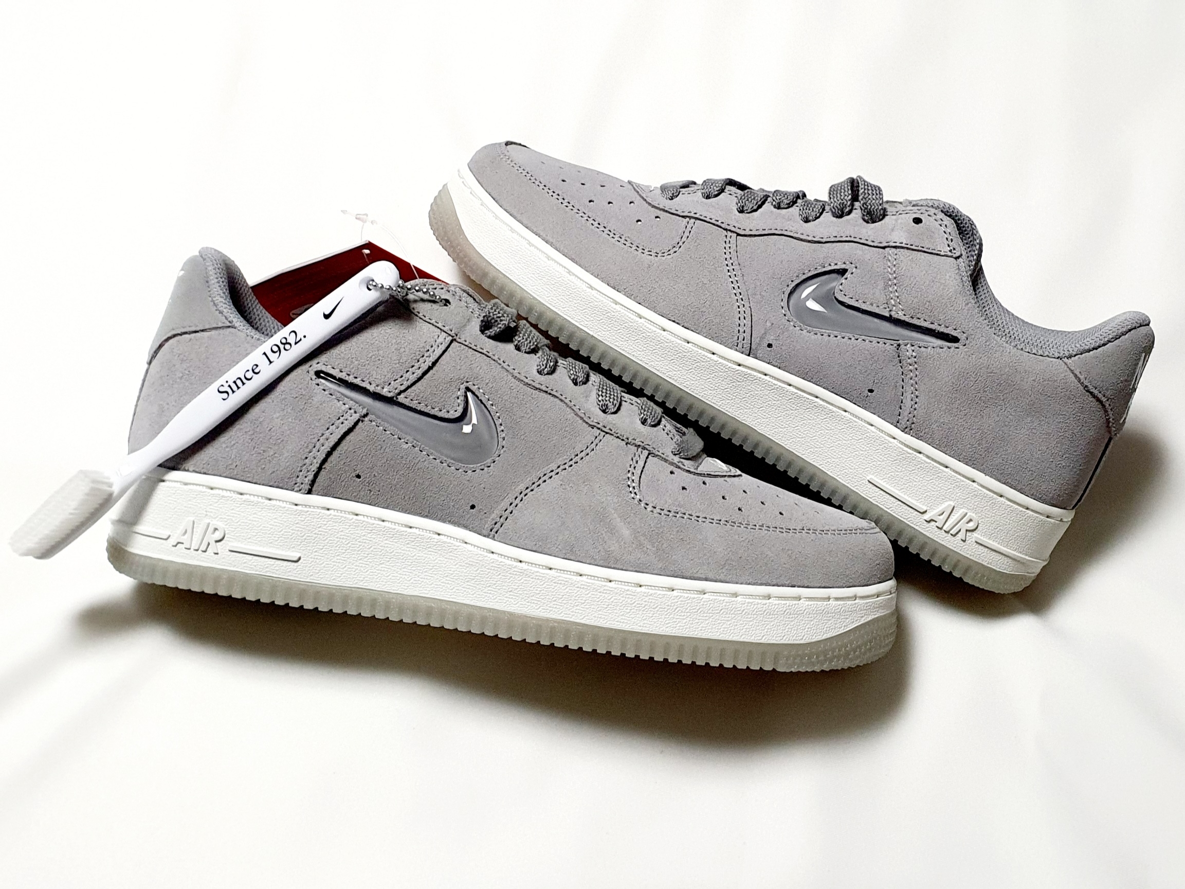 Nike Air Force 1 Low Retro Color of the Month Light Smoke Grey 착용 스타일 - 2