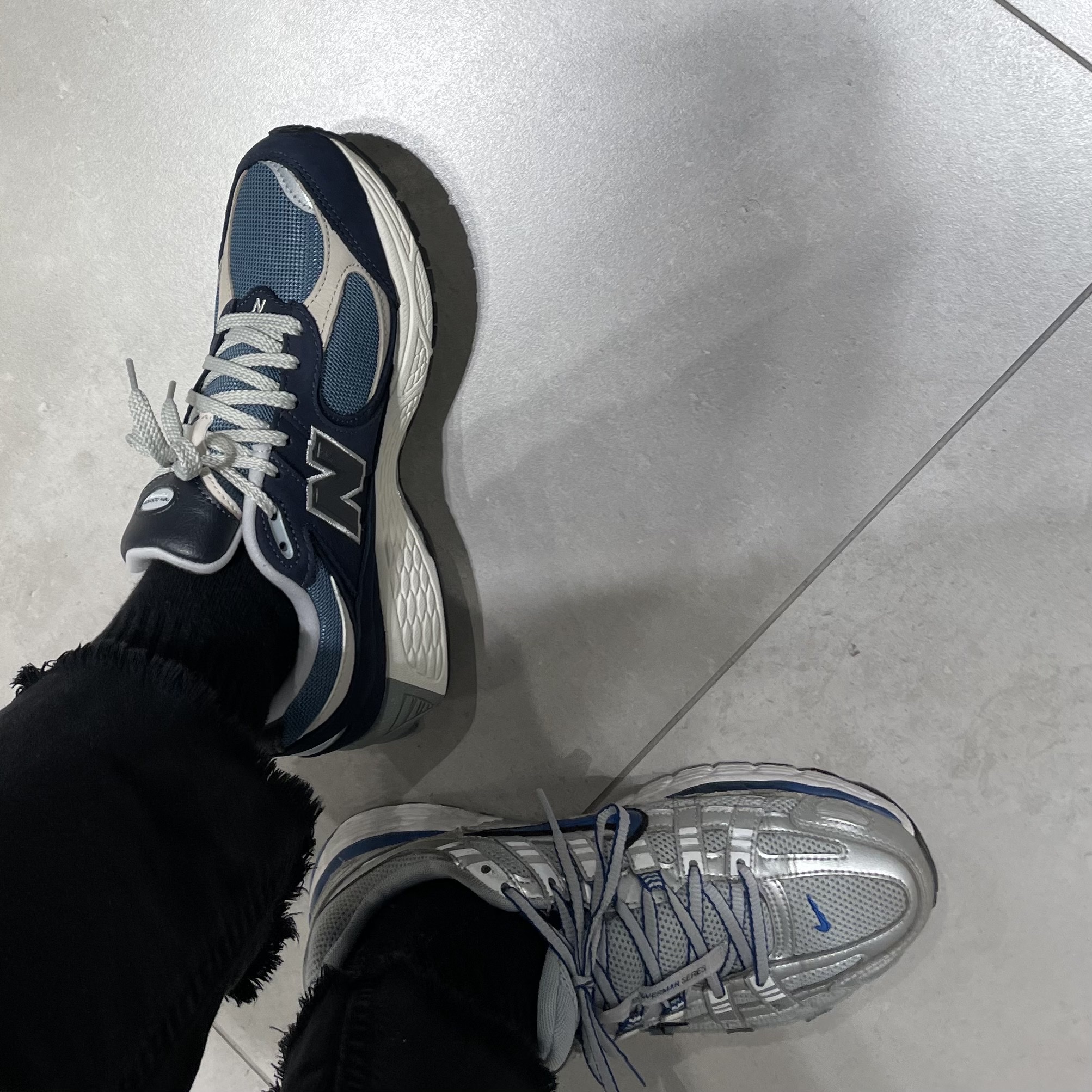 (W) Nike P-6000 Laser Blue, New Balance 2002R Dark Navy 착용 스타일