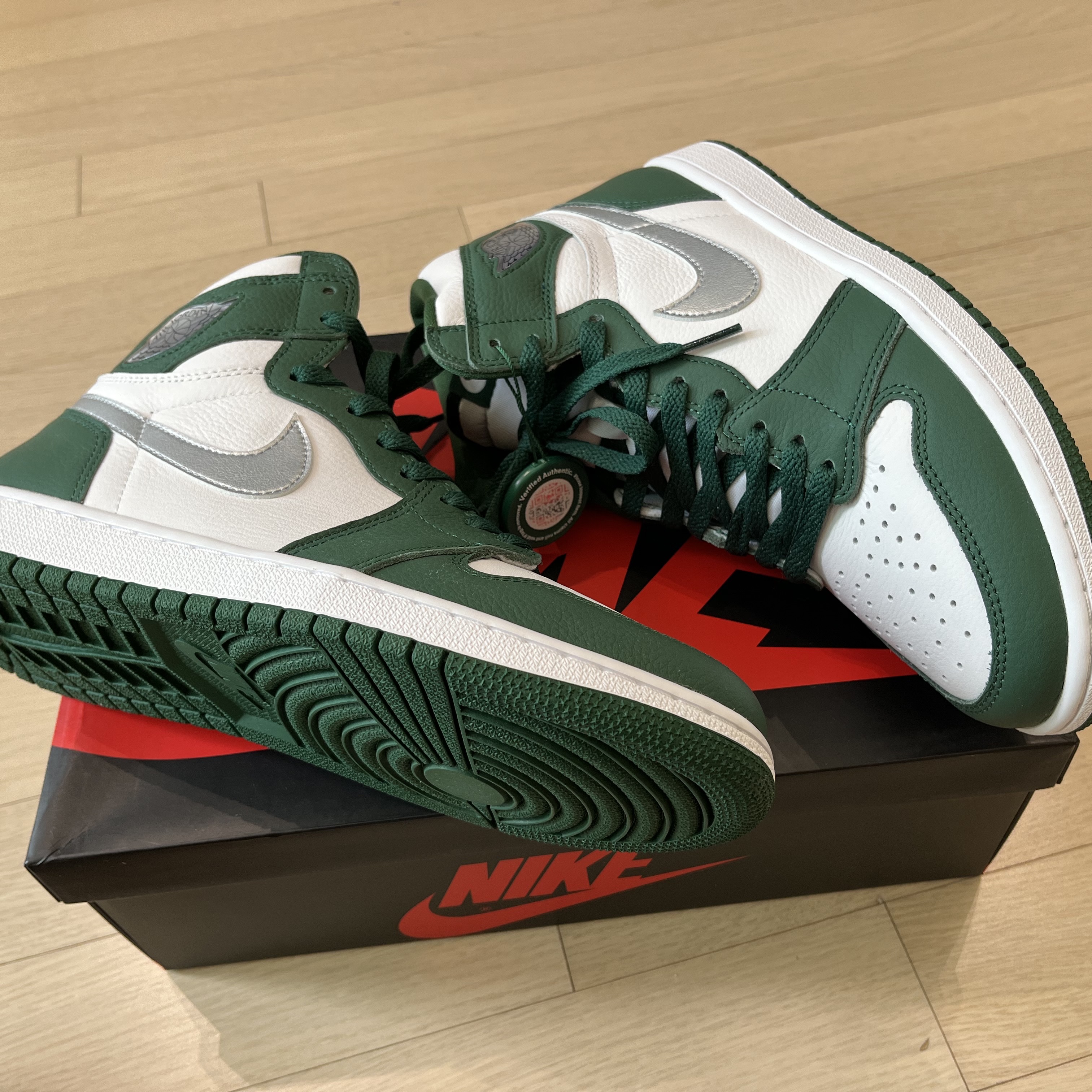 Jordan 1 Retro High OG Gorge Green 착용 스타일 - 2