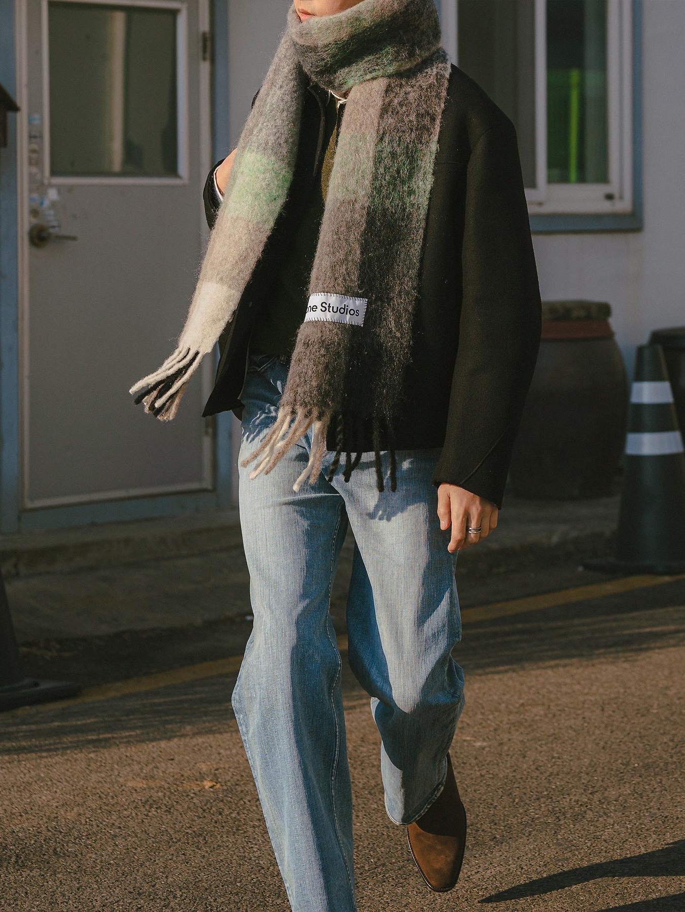 Acne Studios Mohair Check Muffler Grey Green Black 착용 스타일 - 2