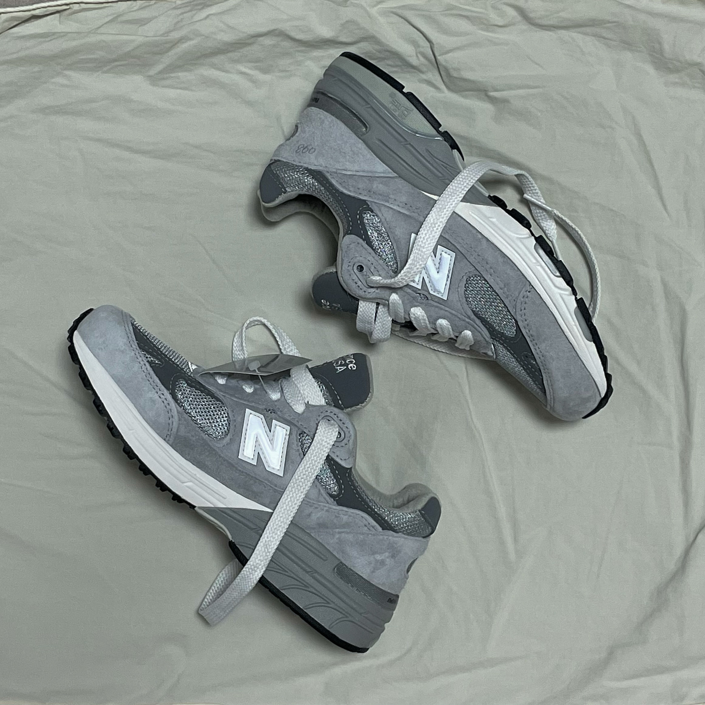 (W) New Balance 993 Made in USA Grey - B Standard 착용 스타일