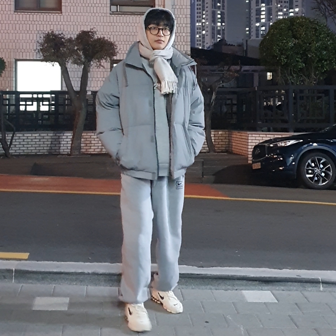 Essentials Puffer Jacket Silver Reflective - 20SS, Nike x Stussy Air Zoom Spiridon Cage 2 Fossil 착용 스타일