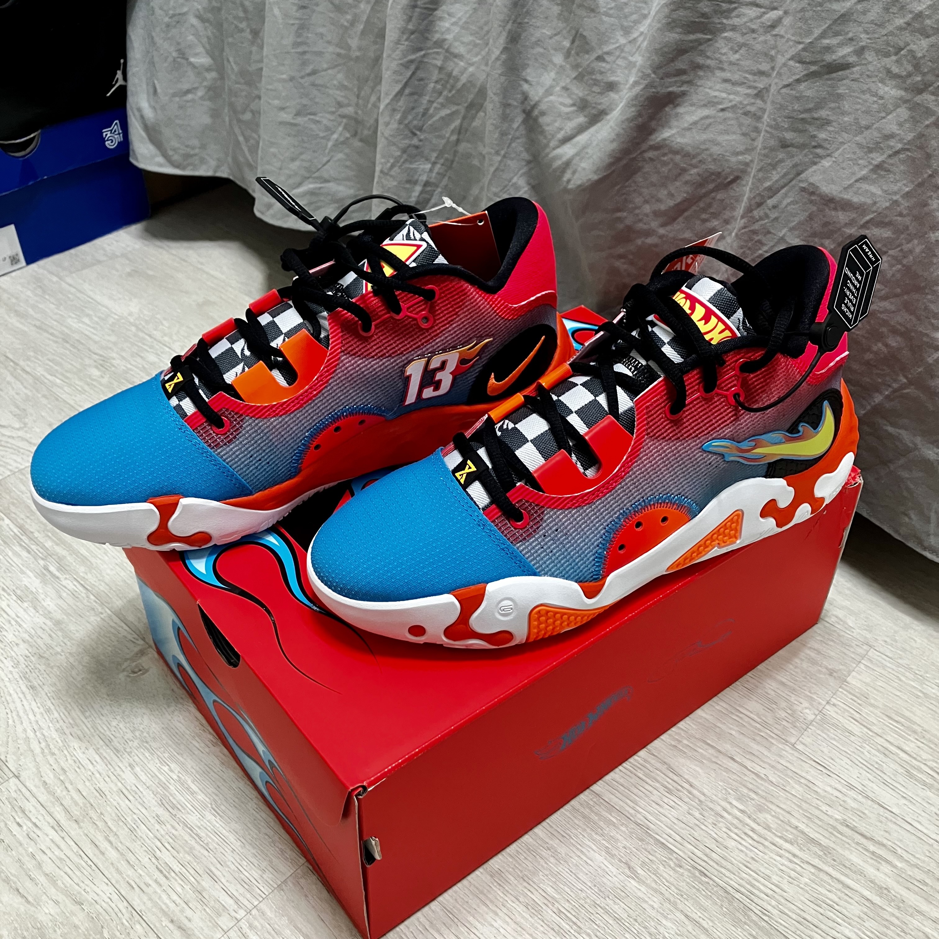 Nike x Hot Wheels PG 6 EP Siren Red 착용 스타일 - 2