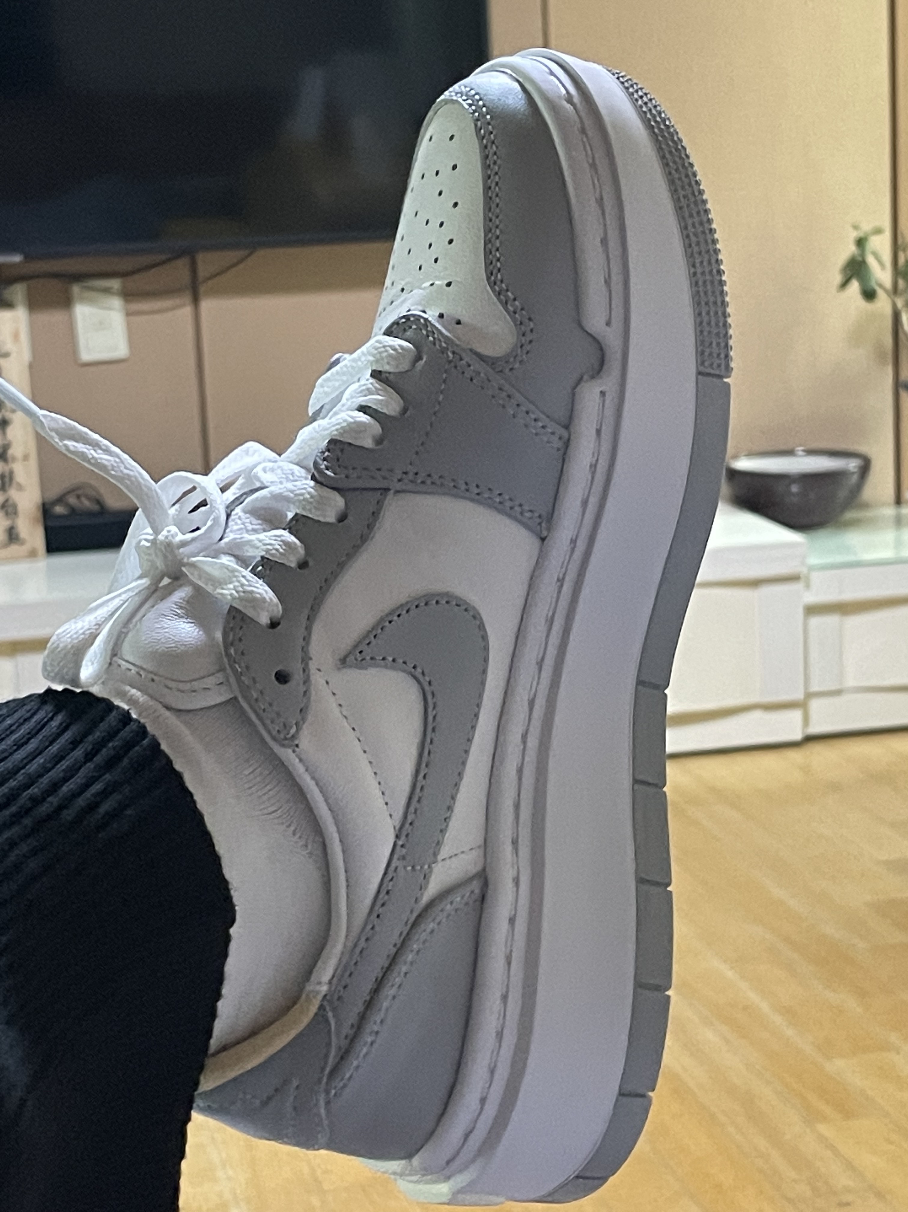 (W) Jordan 1 Elevate Low White and Wolf Grey 착용 스타일