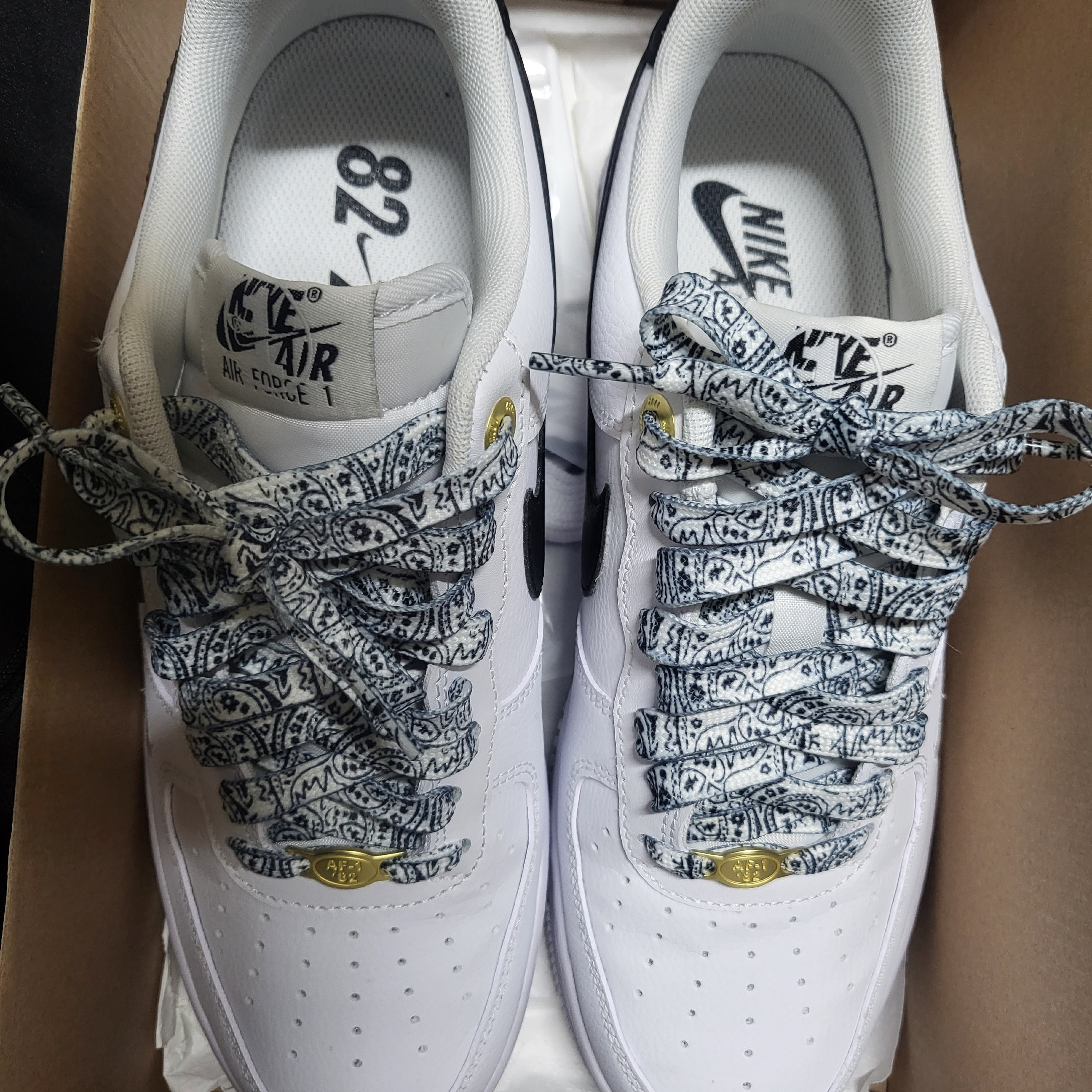 Nike Air Force 1 '07 LV8 40th Anniversary Join Forces White Black 착용 스타일