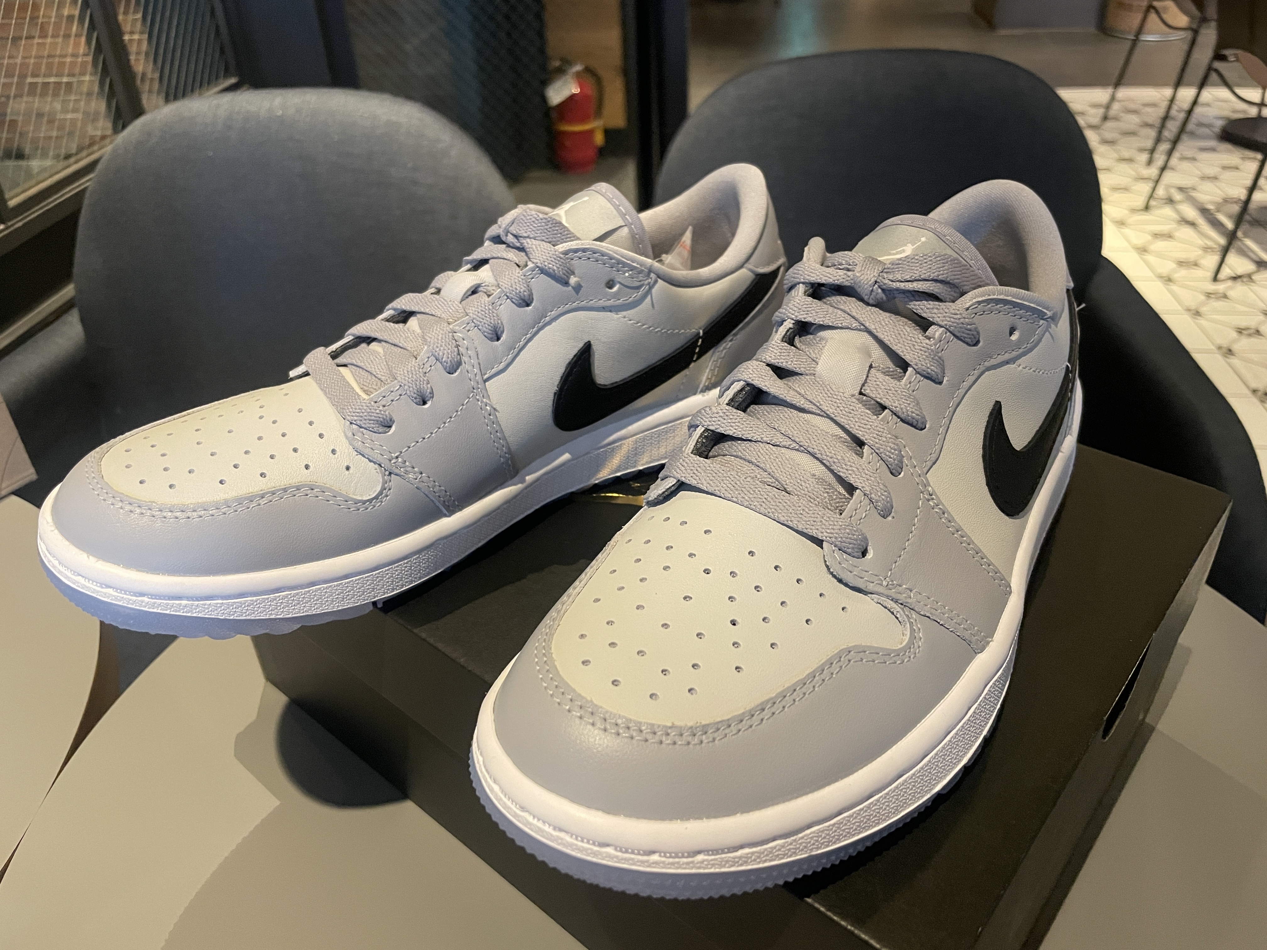 Jordan 1 Low Golf Wolf Grey 착용 스타일 - 2