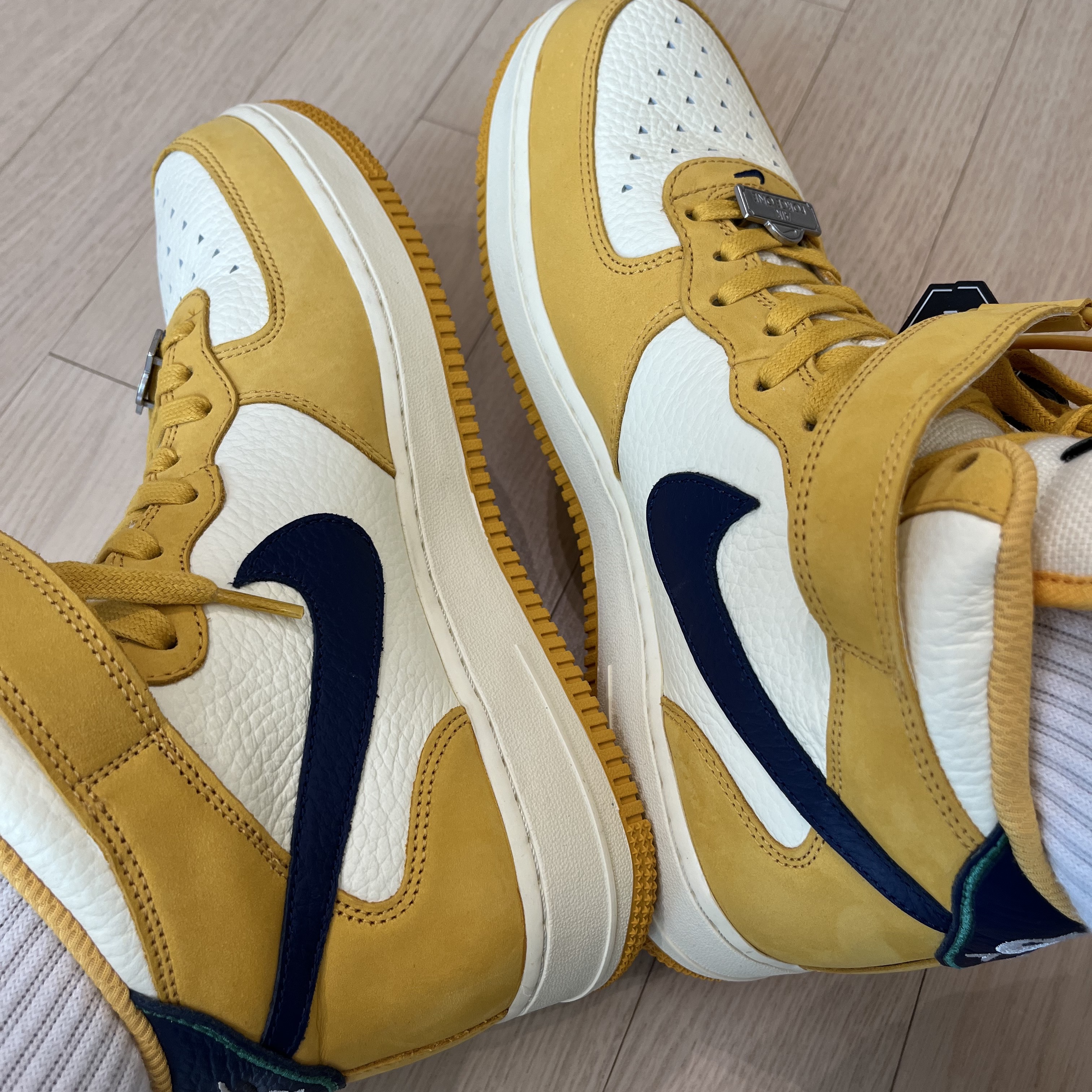 Nike Air Force 1 Mid Paris 착용 스타일 - 2