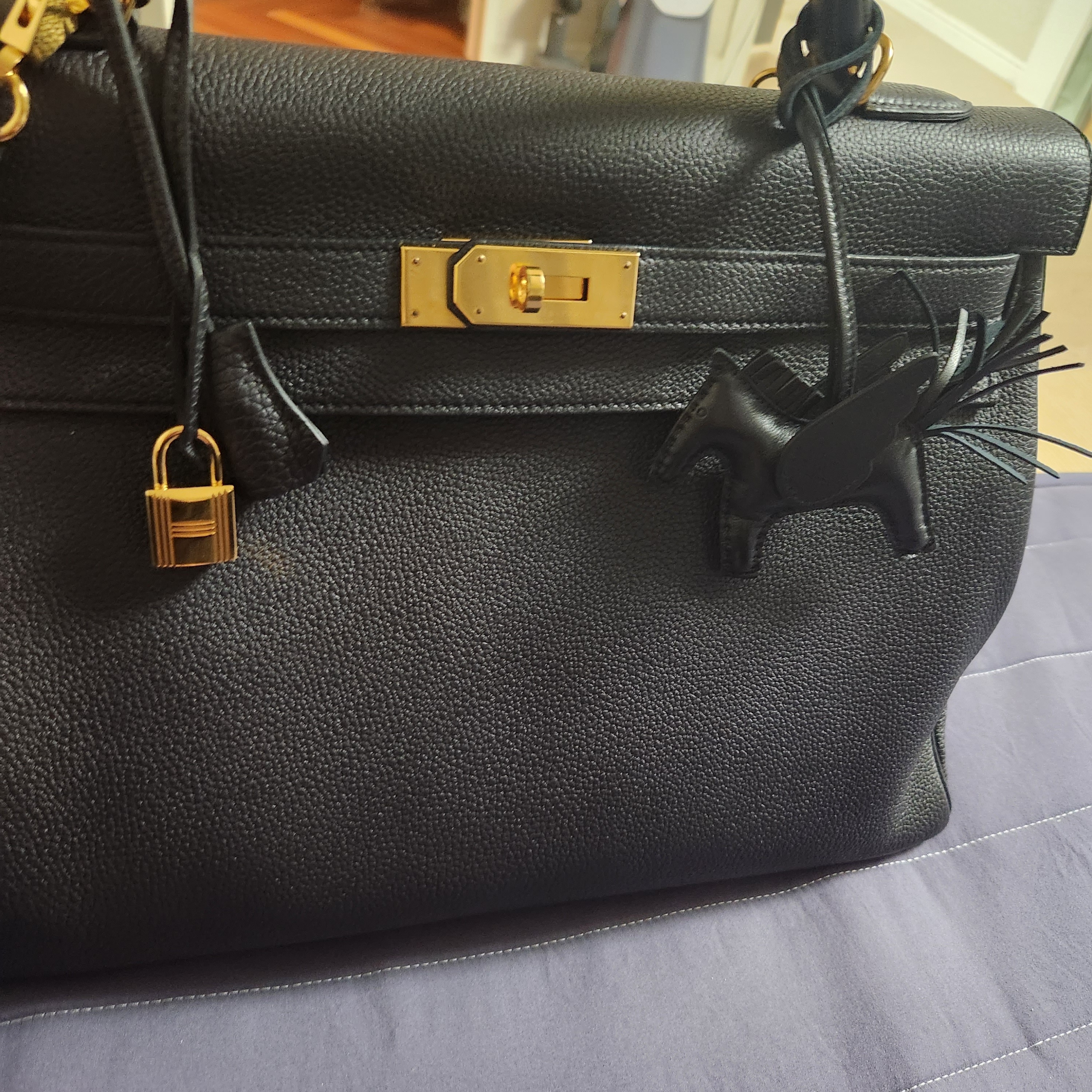 Hermes Rodeo Pegase PM Charm Milo Swift & Noir 착용 스타일 - 1