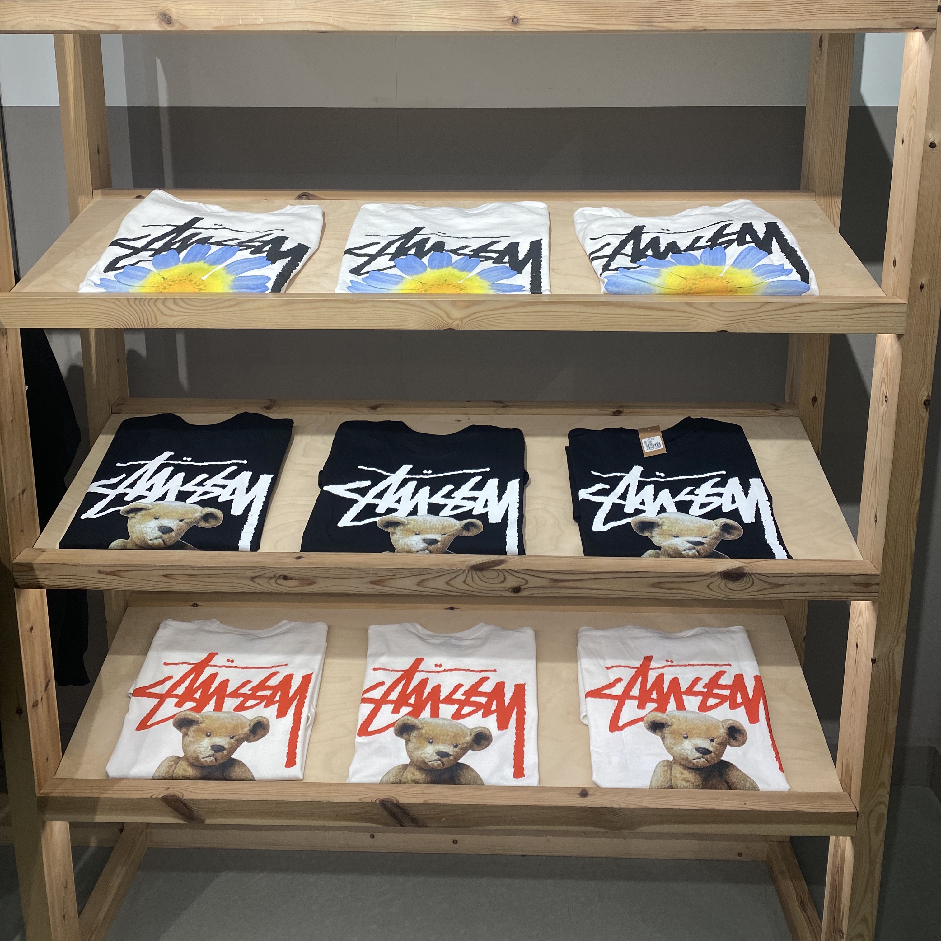 Stussy Built Tough T-Shirt White, Stussy x Our Legacy x Denim Tears TTL 501 Jean Black 착용 스타일 - 1