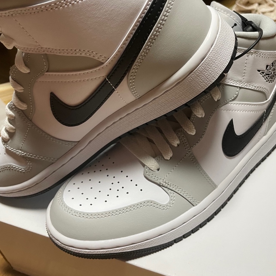 (W) Jordan 1 Mid Grey Fog 착용 스타일