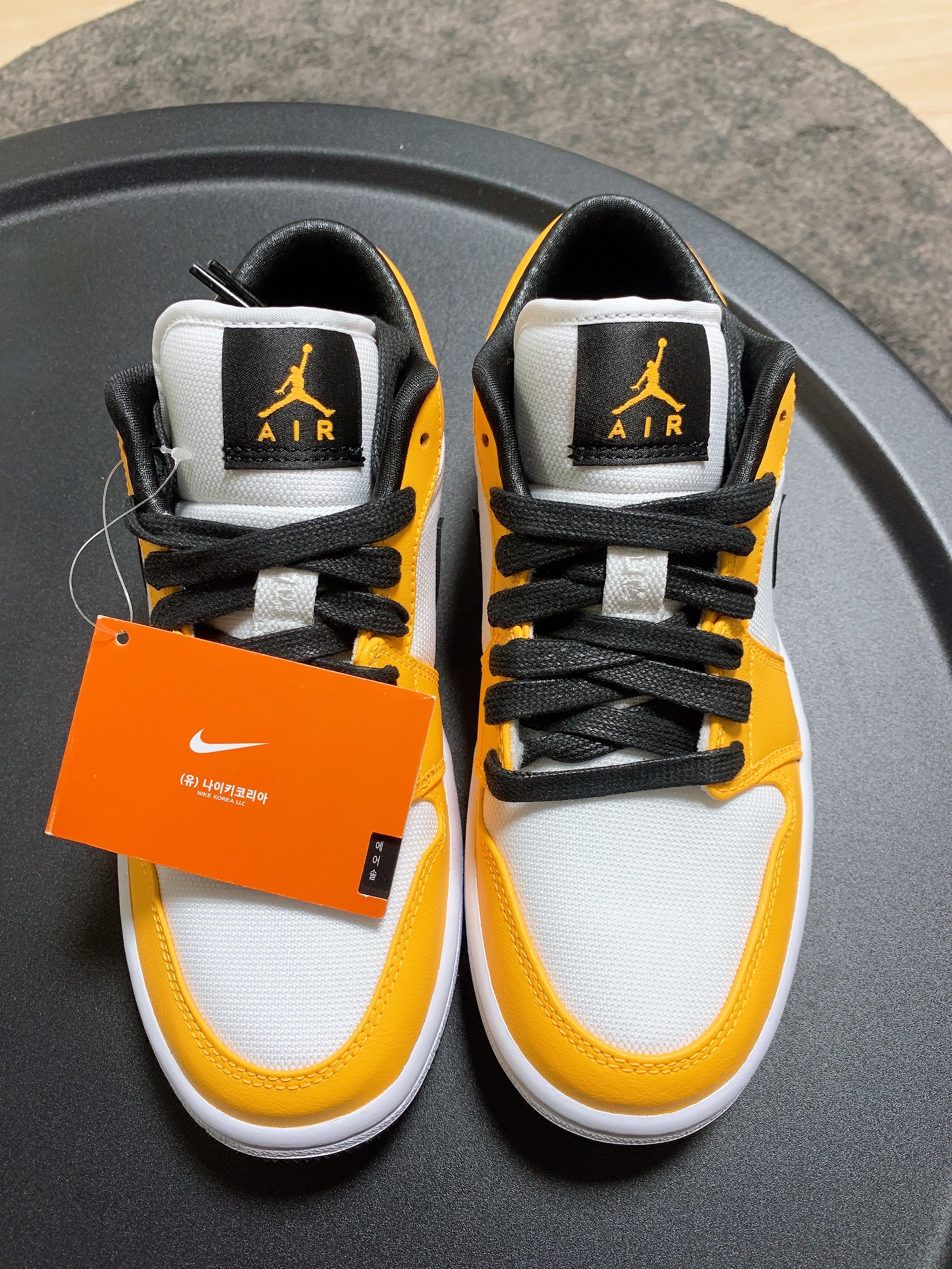 (W) Jordan 1 Low SE Laser Orange 착용 스타일 - 2