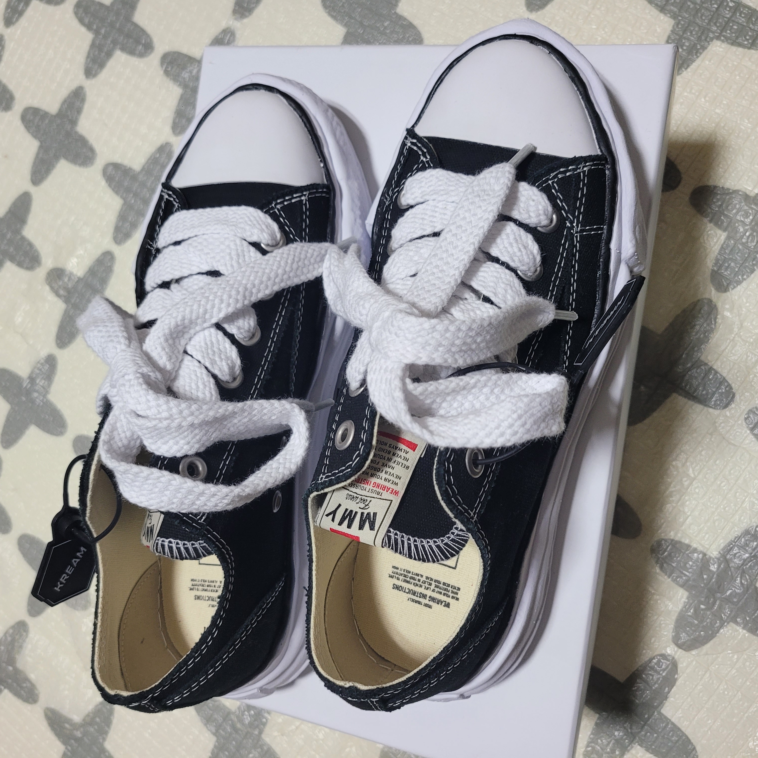 Maison Mihara Yasuhiro Peterson OG Sole Canvas Low Sneakers Black, Jordan 1 Retro High OG Chicago 2022 착용 스타일 - 2