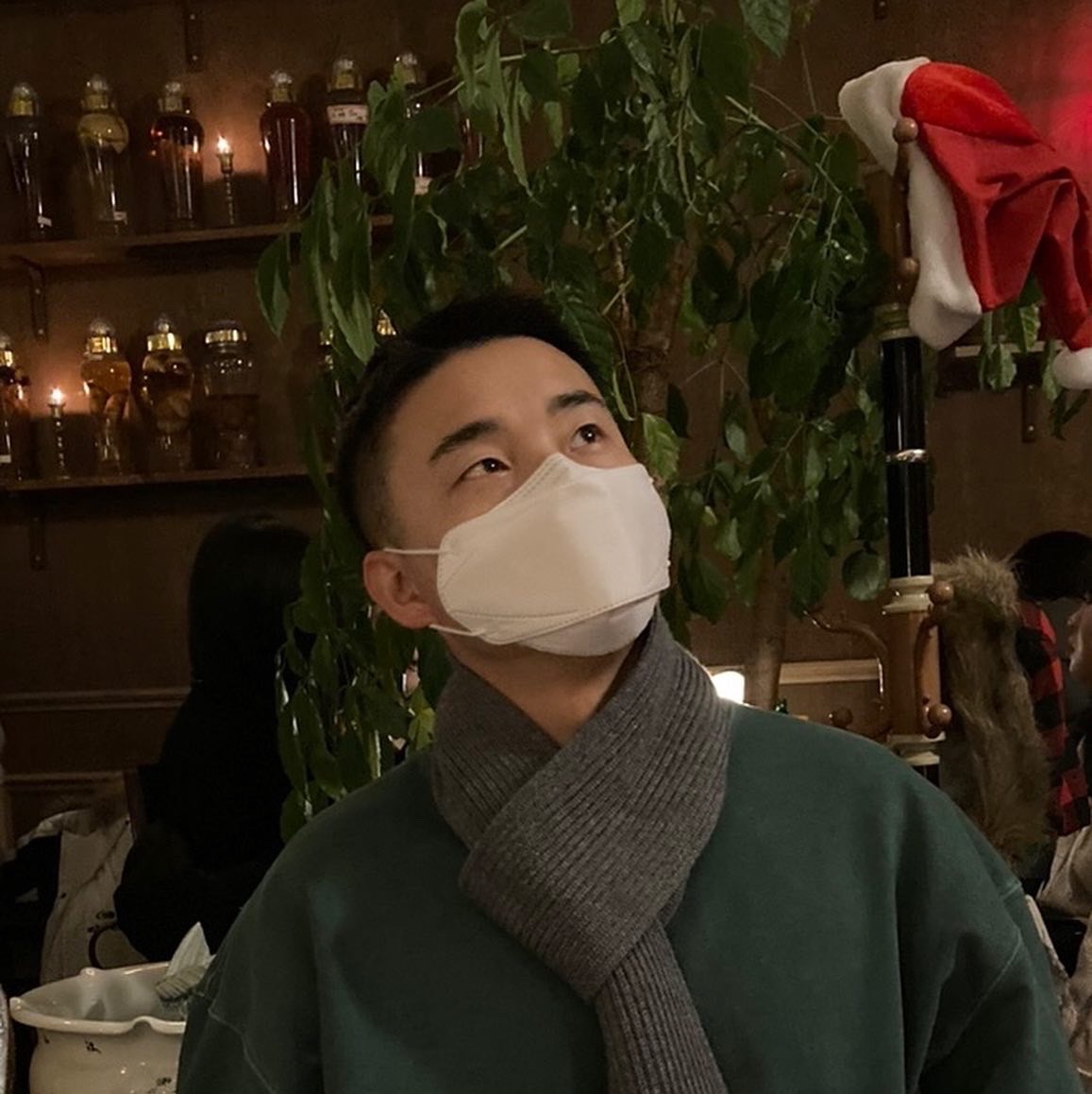 Andersen Andersen Wide Scarf Grey 착용 스타일 - 1