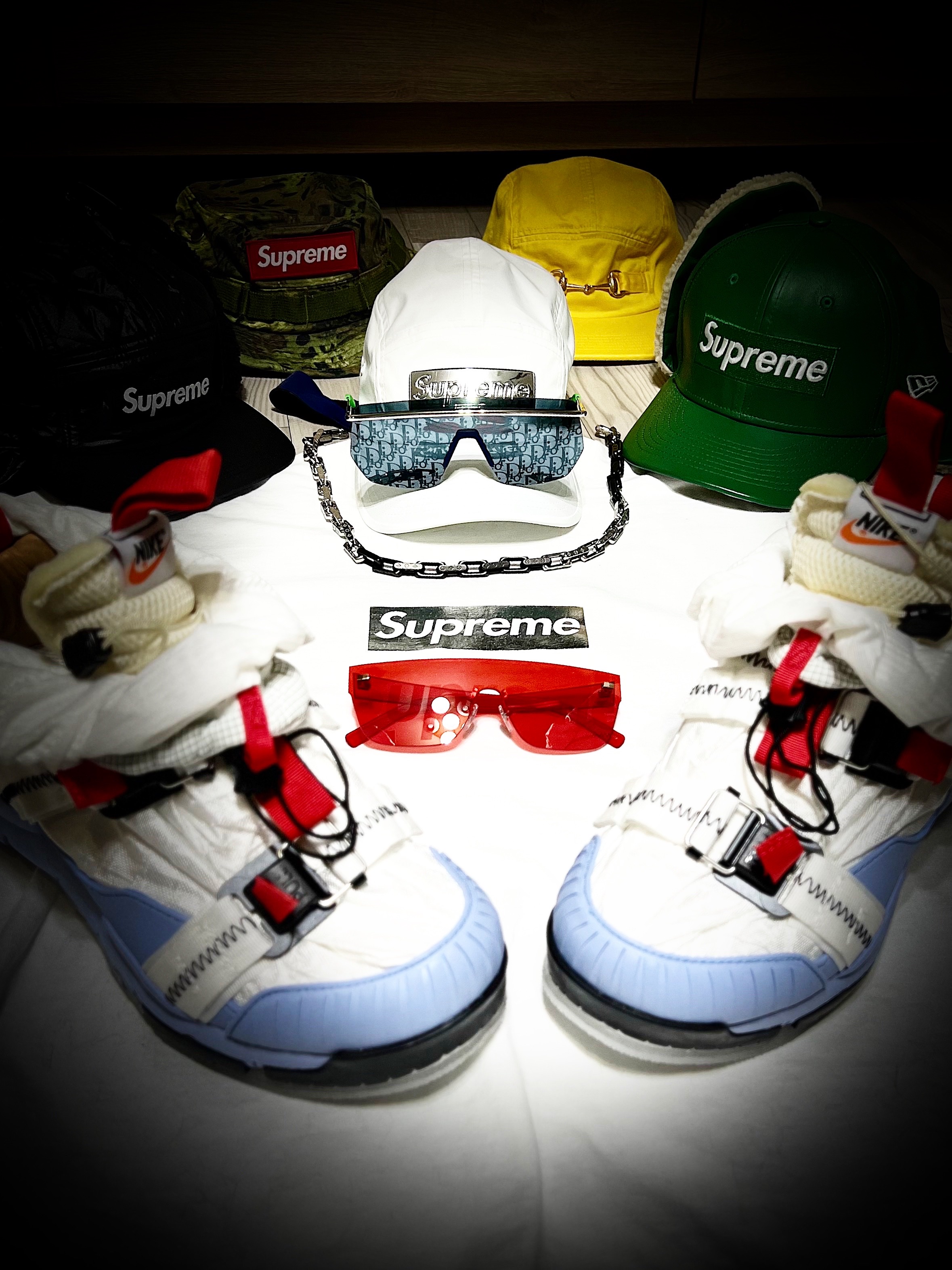 Supreme Military Boonie Olive Prym1 Camo - 22SS, Supreme Leather Earflap Box Logo New Era Green - 22FW 착용 스타일 - 4