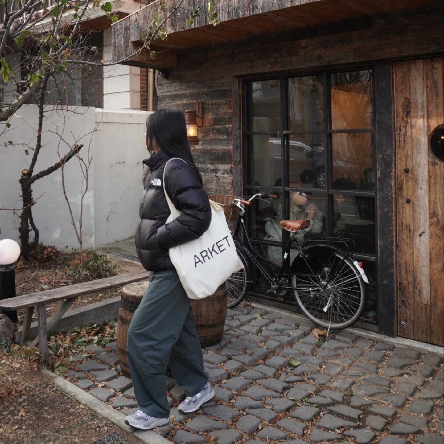 New Balance 992 Made in USA Grey - D Standard, The North Face 1996 Eco Nuptse Jacket Black 착용 스타일 - 2