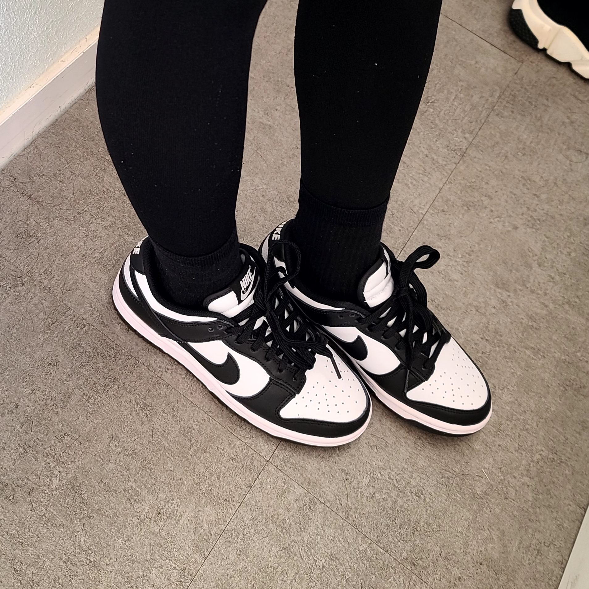 (W) Nike Dunk Low Black 착용 스타일
