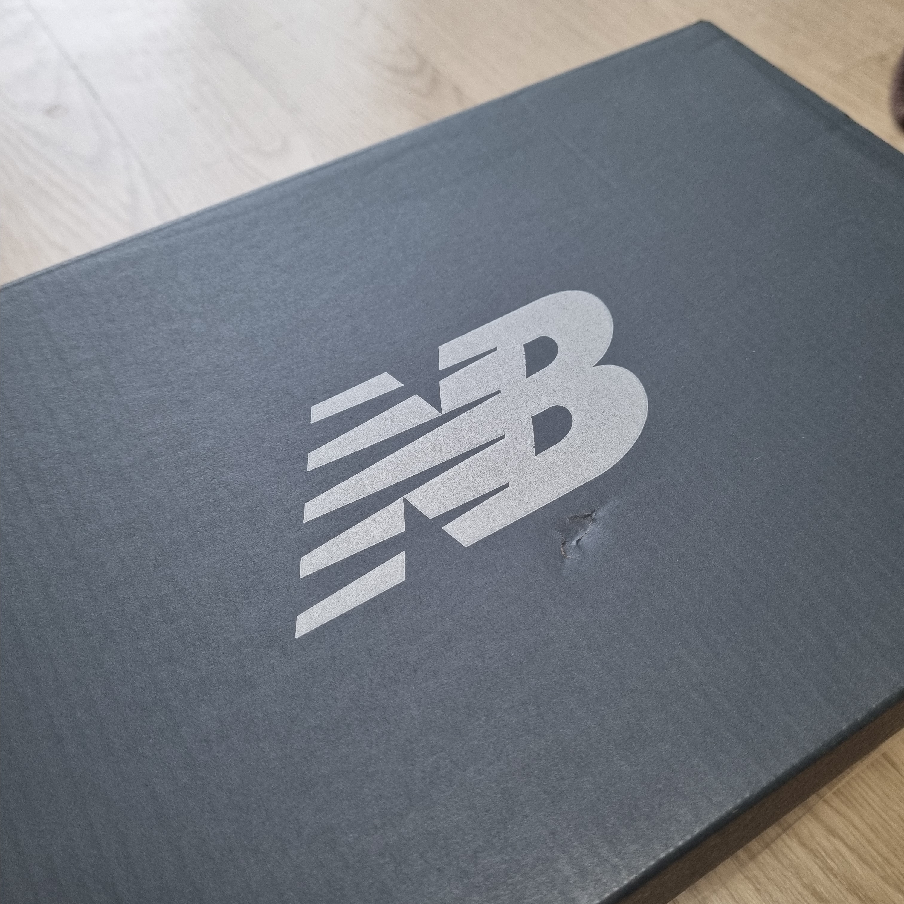 New Balance 5740 Grey 착용 스타일 - 3