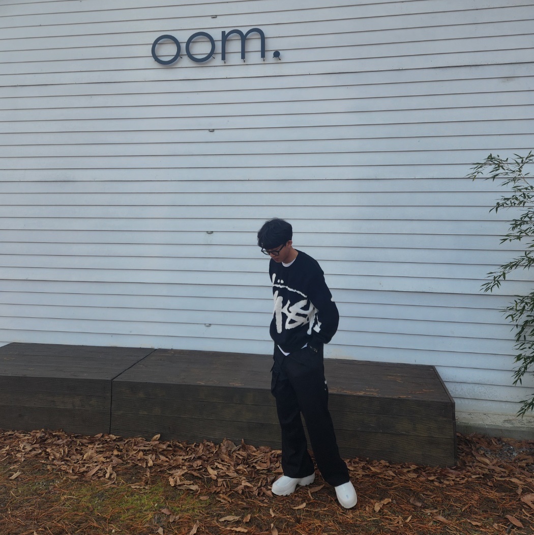 Stussy Stock Sweater Black, Converse x A-Cold-Wall Geo Forma Boot Lily White 착용 스타일