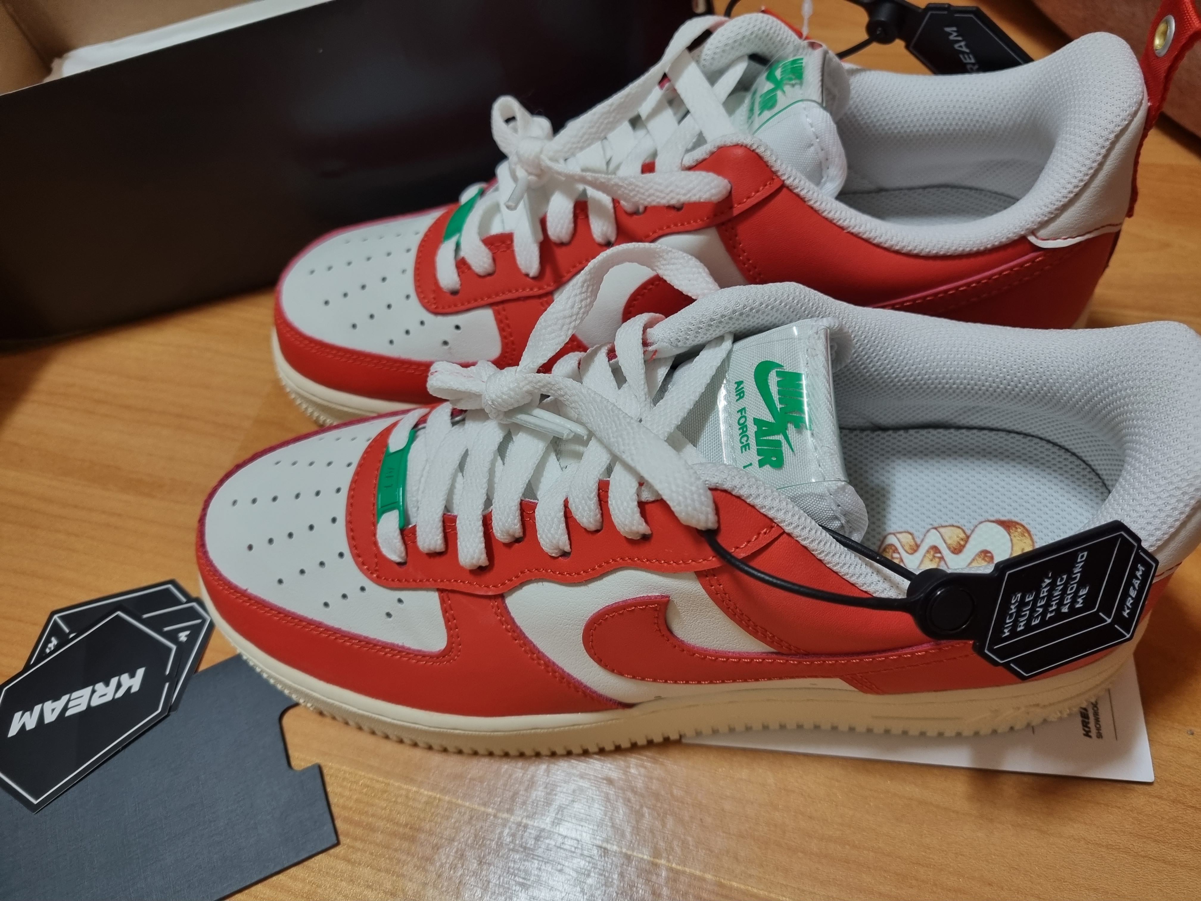 Nike Air Force 1 '07 LV8 Pojangmacha 착용 스타일