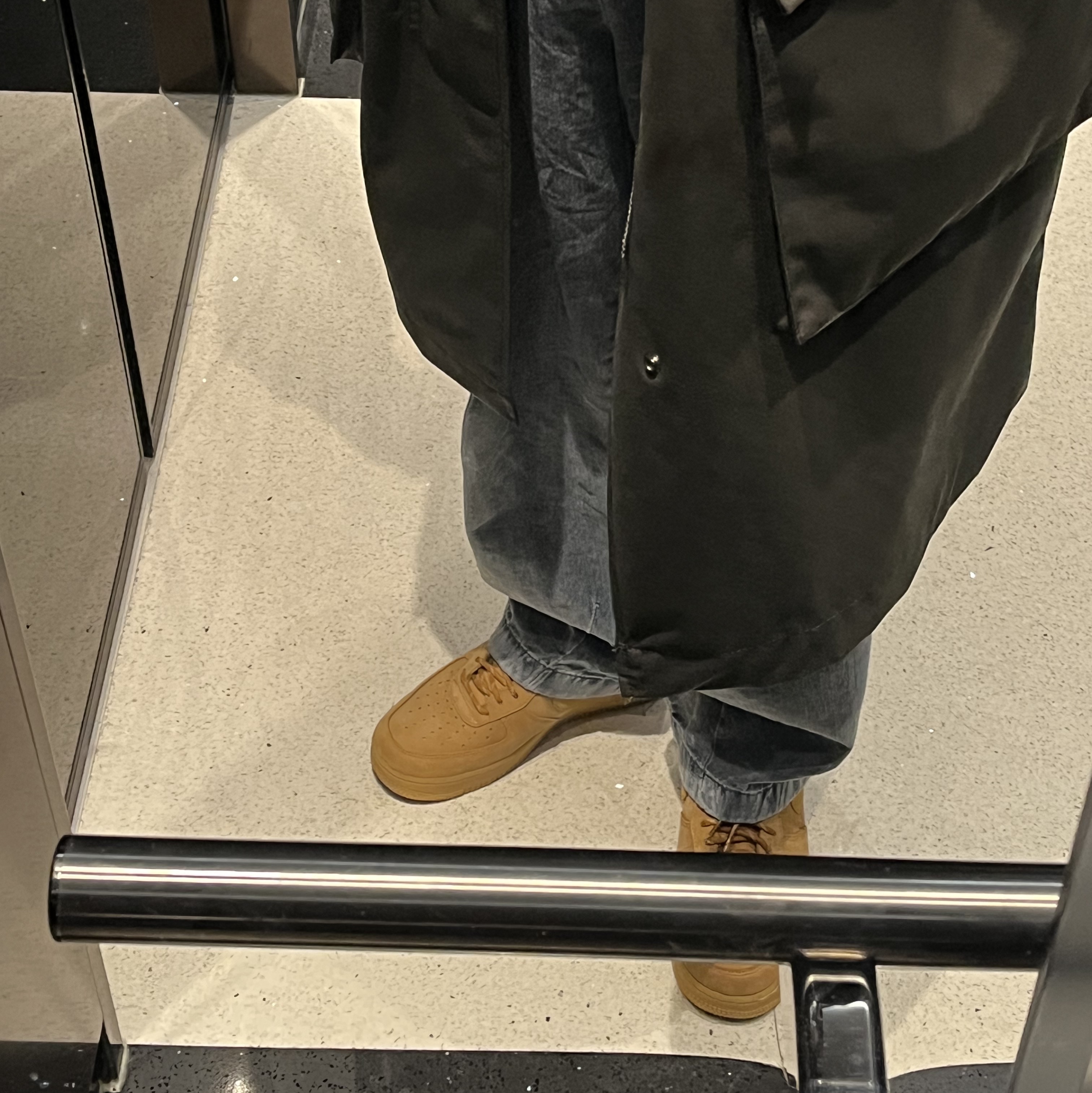 Nike Air Force 1 '07 WB Flax 착용 스타일