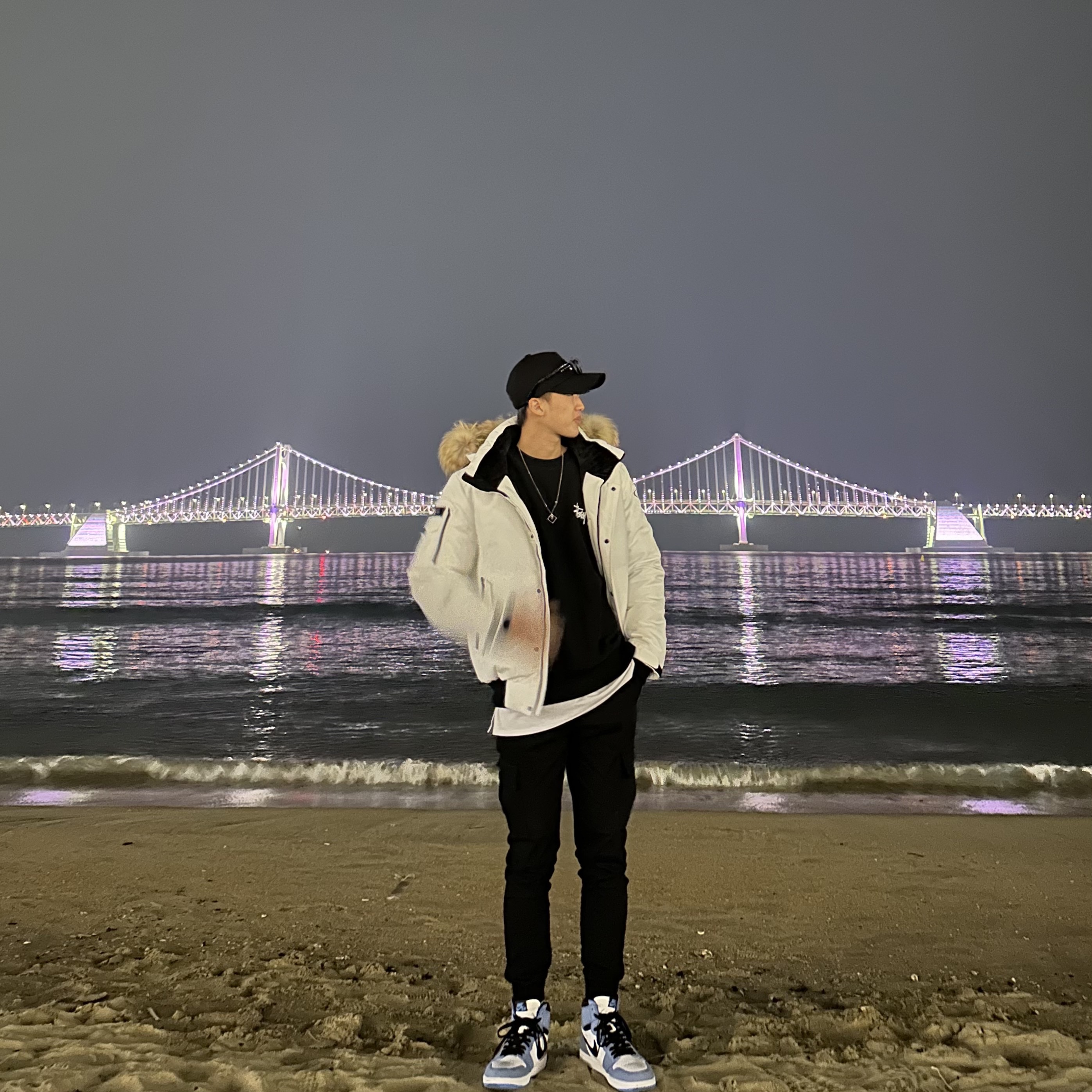 Stussy Basic Stussy Crew Black 2022, Wooyoungmi White Embroidered Logo Ball Cap Black 착용 스타일 - 4