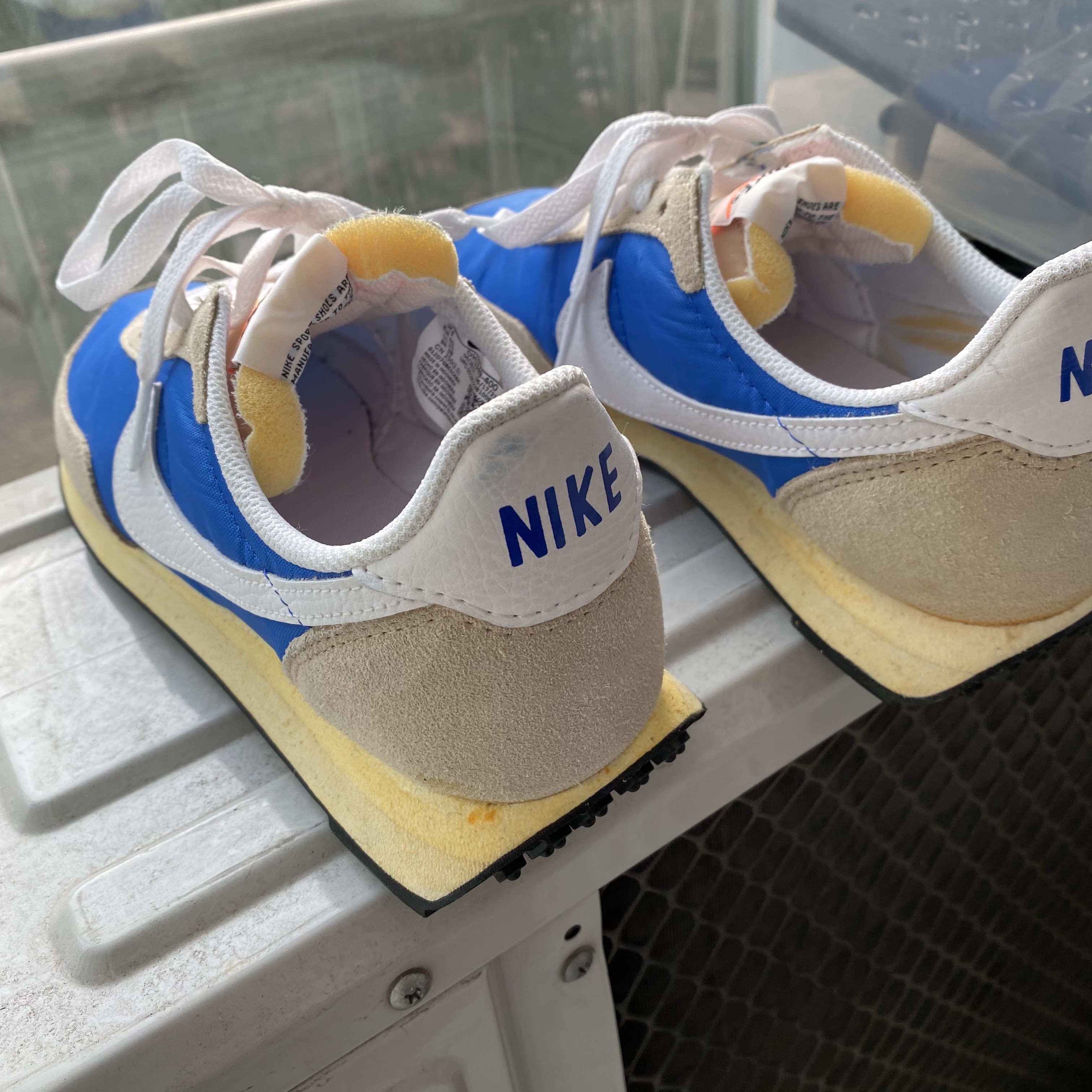 Nike Waffle Trainer 2 Hyper Royal Rattan 착용 스타일