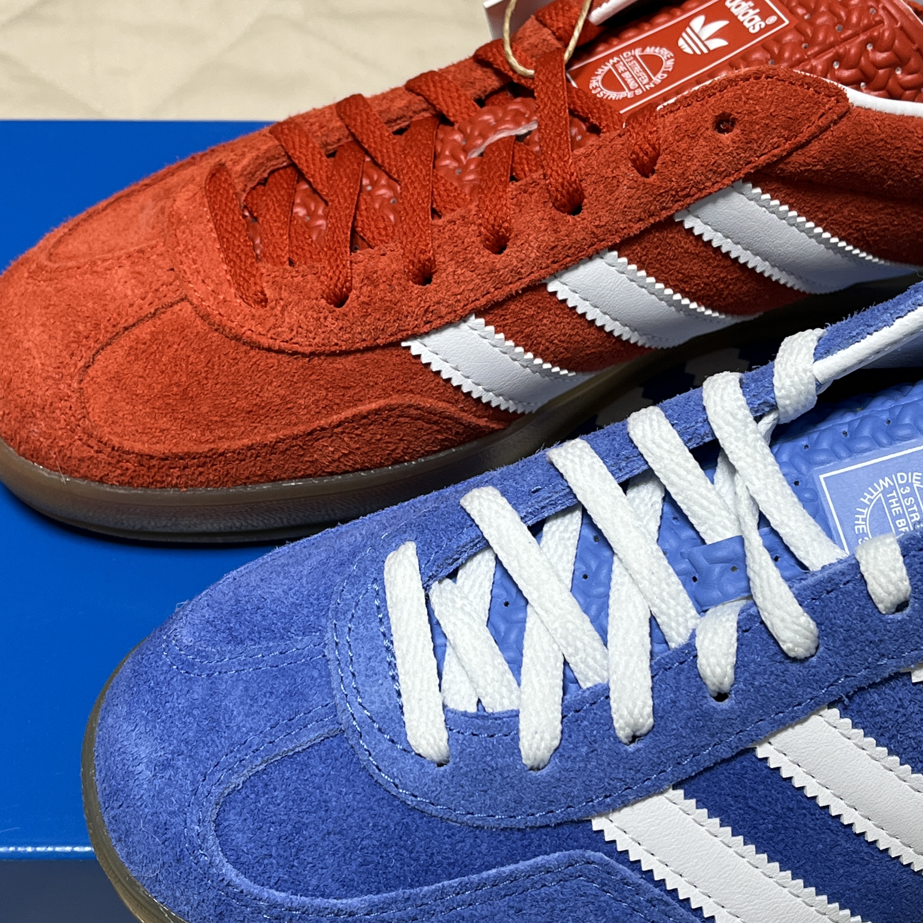 (W) Adidas Gazelle Indoor Blue Fusion Cloud White, (W) Adidas Gazelle Indoor Bold Orange Cloud White 착용 스타일
