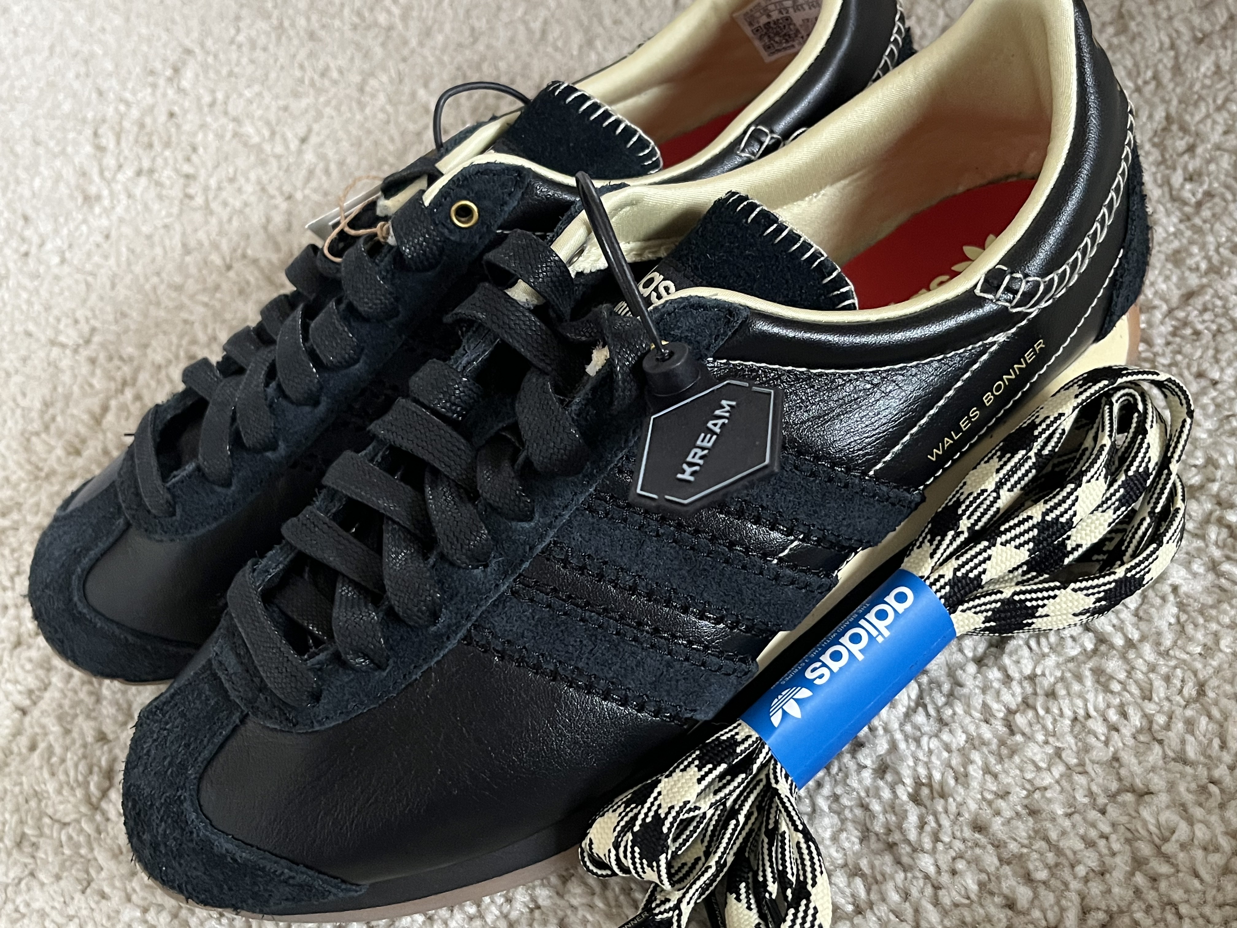 Adidas x Wales Bonner Country Core Black 착용 스타일