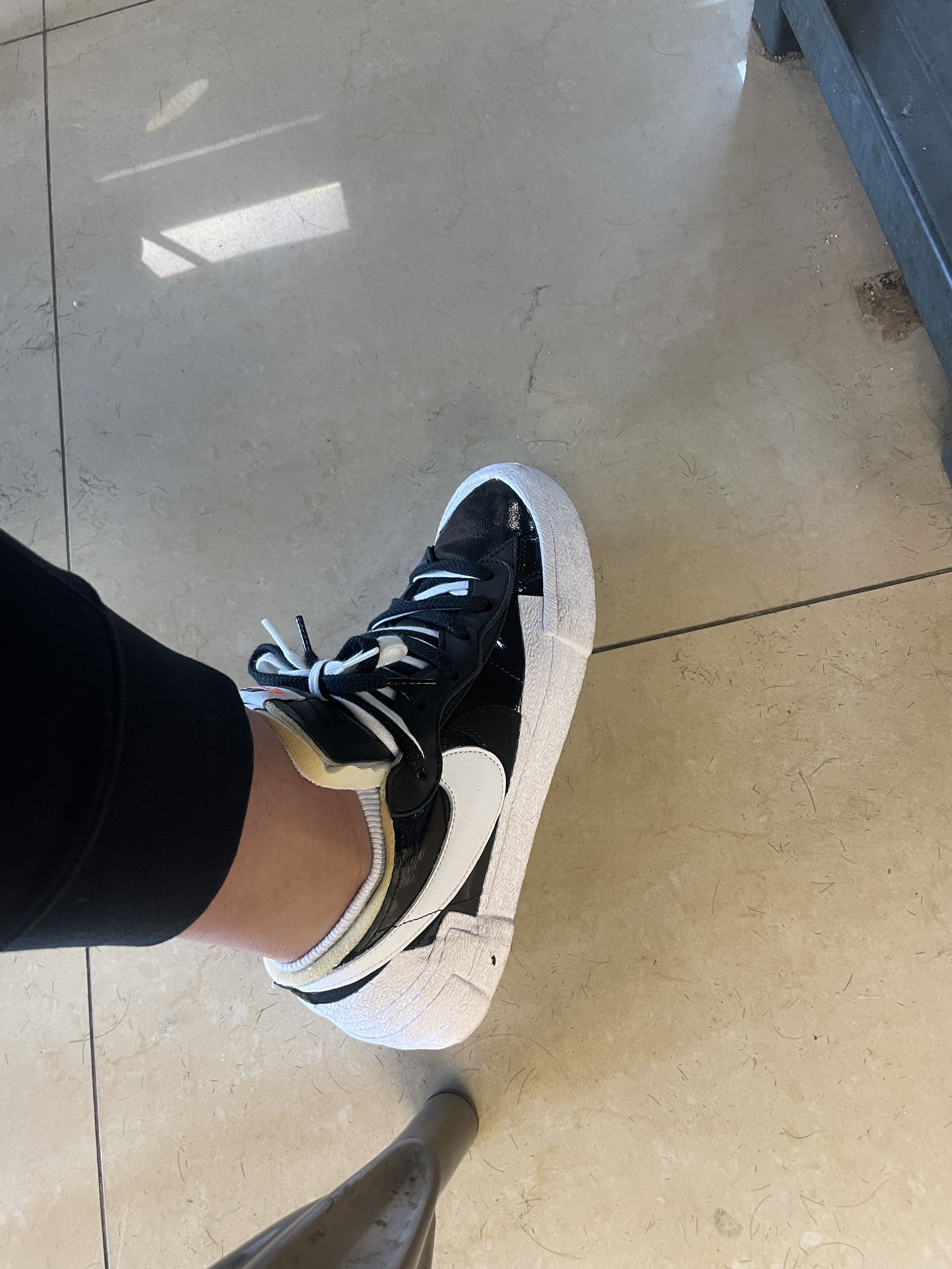 Nike x Sacai Blazer Low Black Patent Leather 착용 스타일
