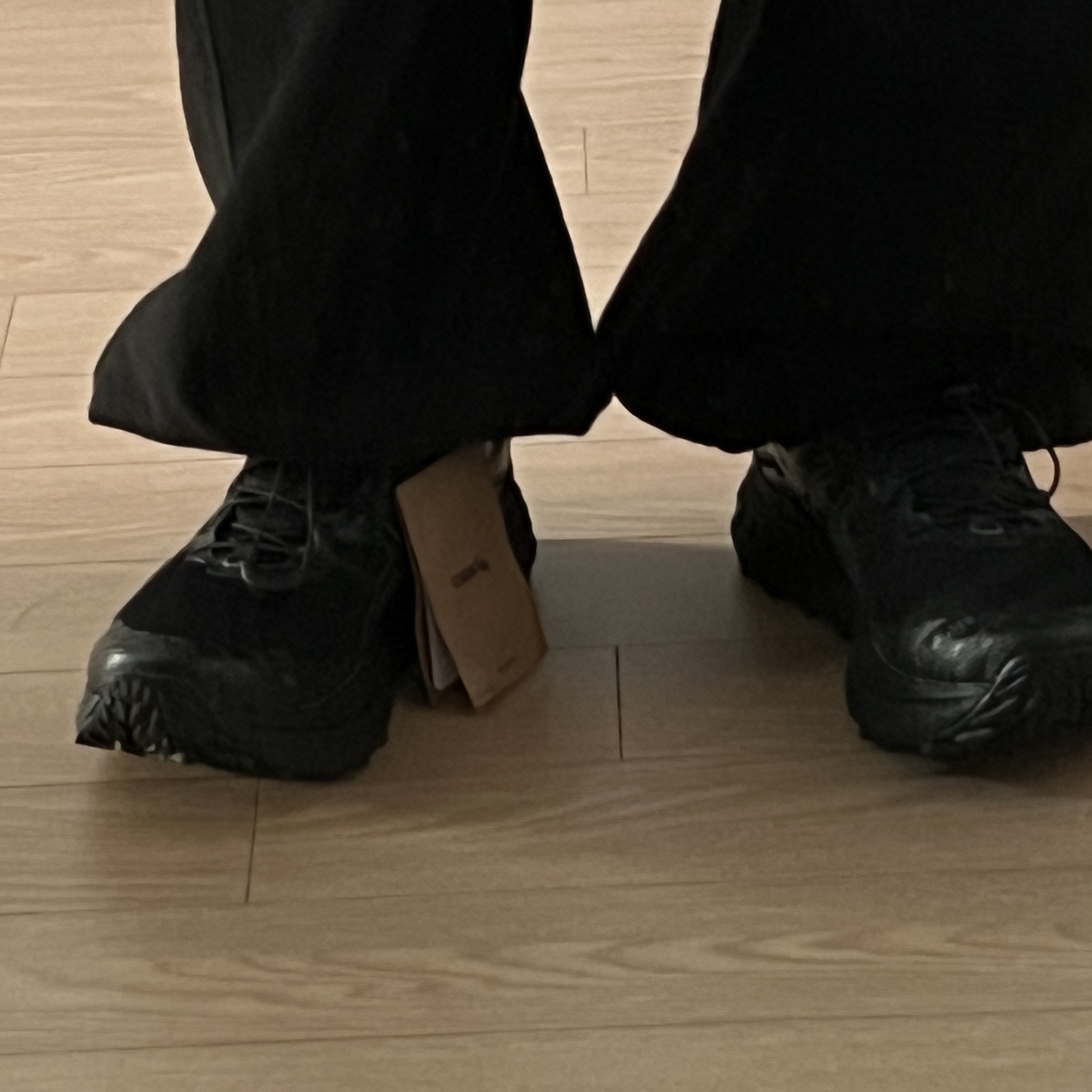 Asics Trabuco Max Black 착용 스타일 - 2