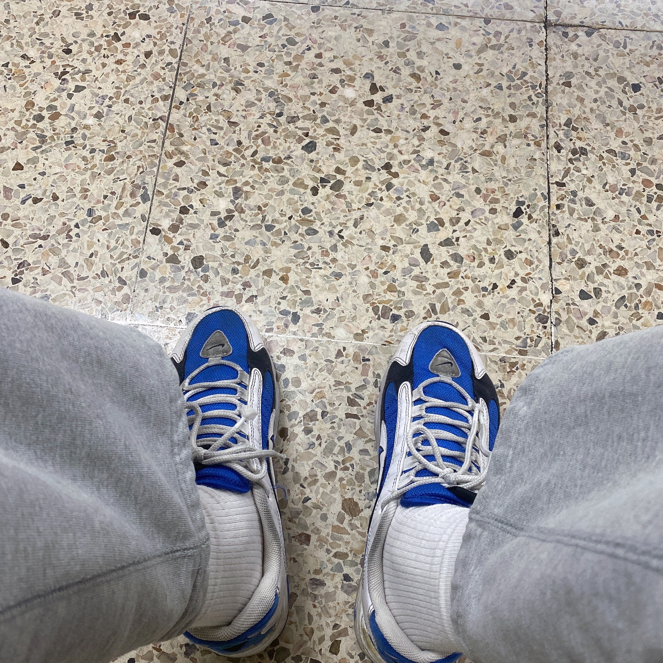 Nike Air Max Triax 96 Varsity Royal 착용 스타일